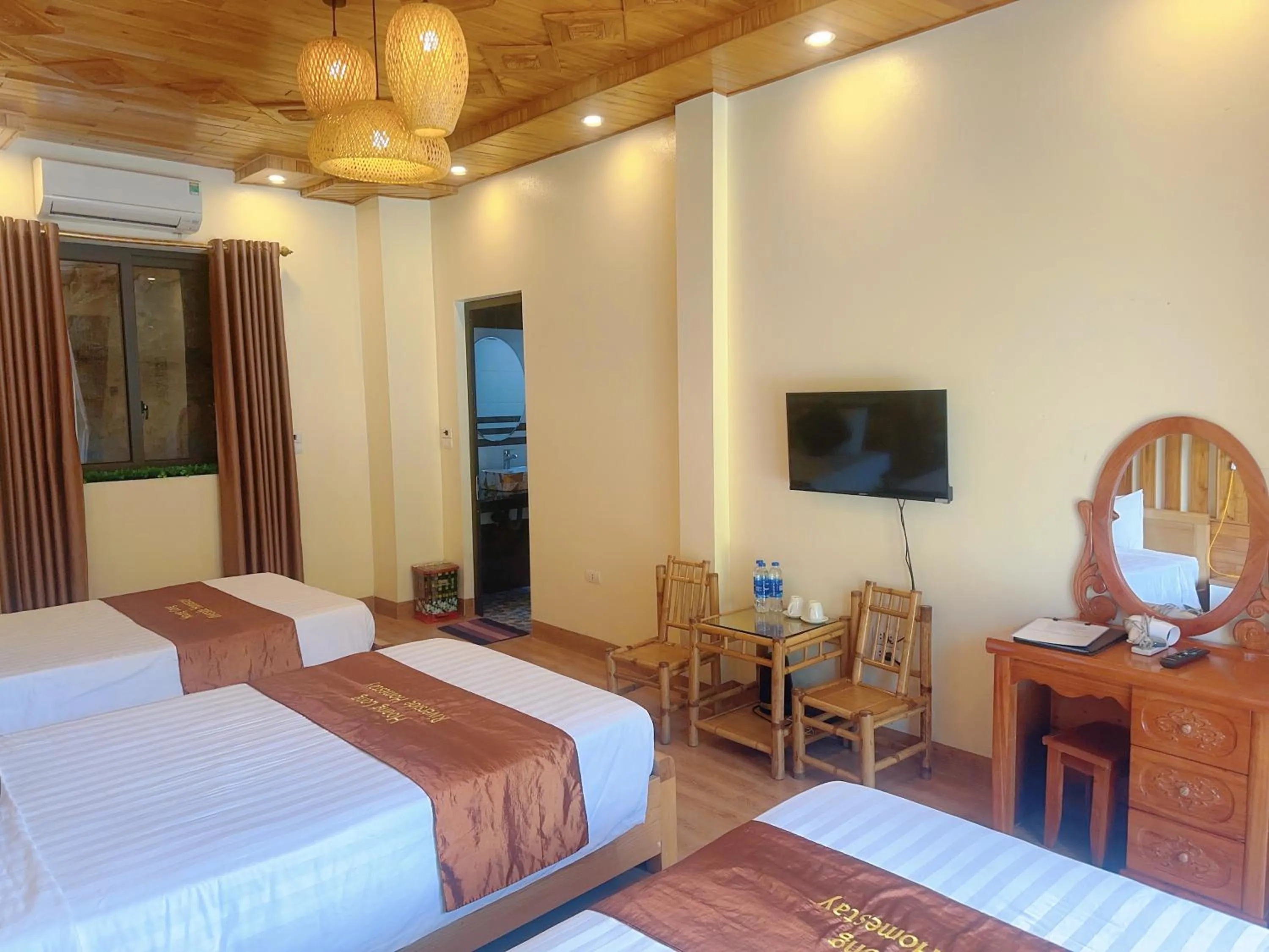 Bed in HoangLong Riverside Homestay
