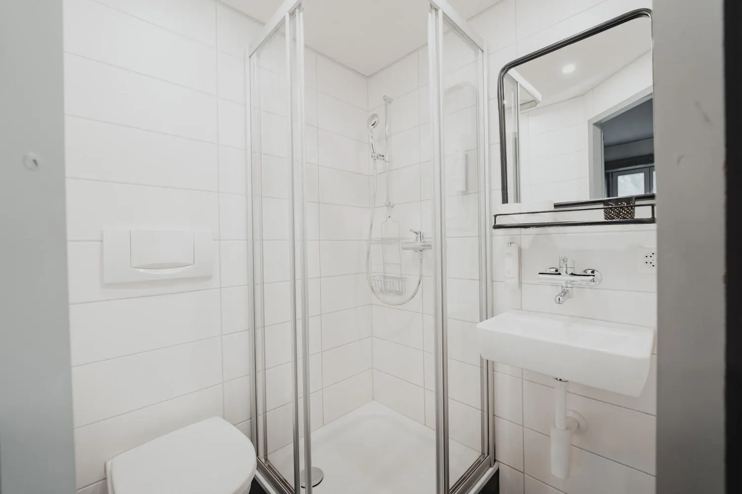 Shower in No8 Boutique Hotel - self check in