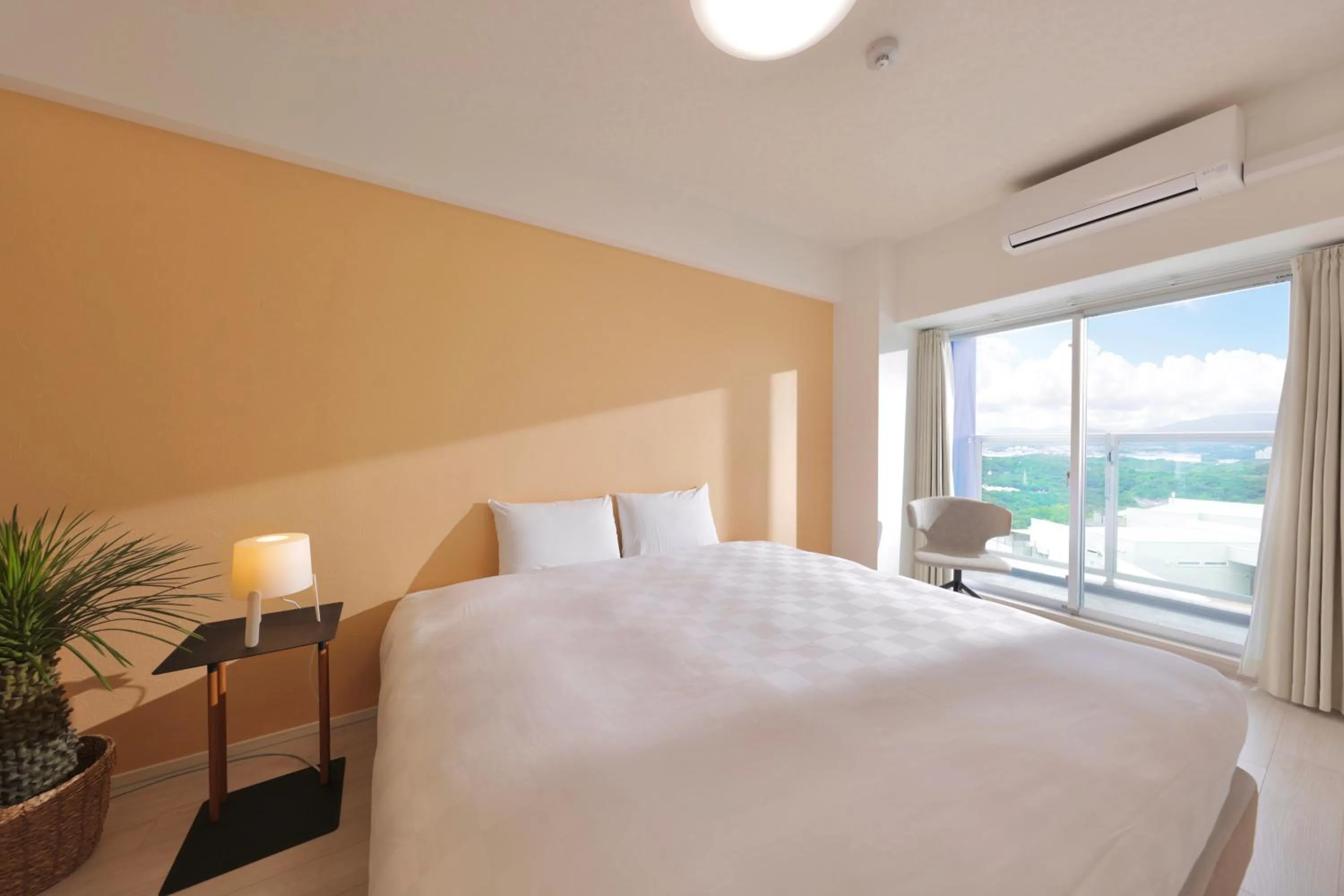 Bed in Crystal Exe Nanki Shirahama 1