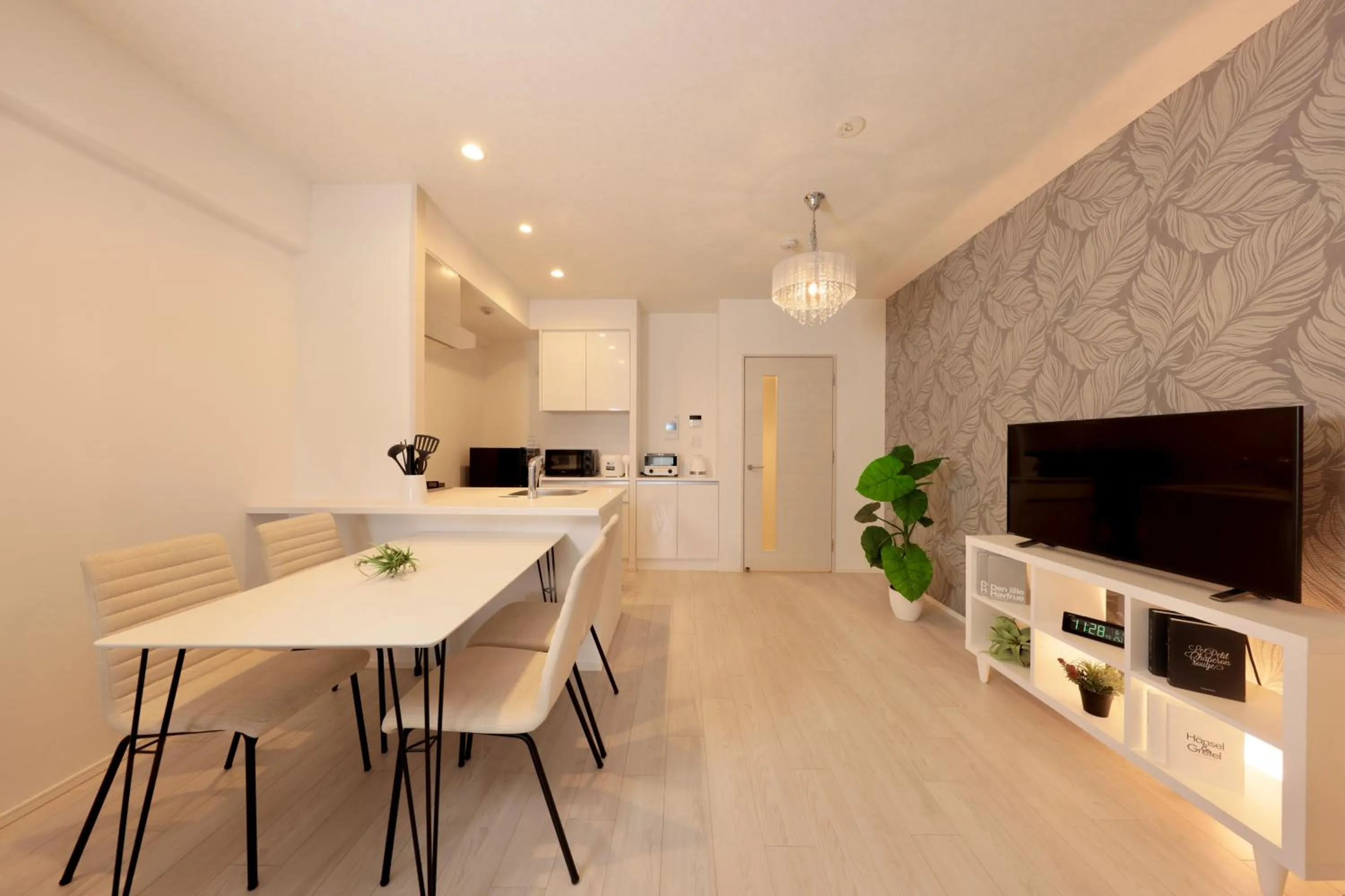 Dining area in Crystal Exe Nanki Shirahama 1