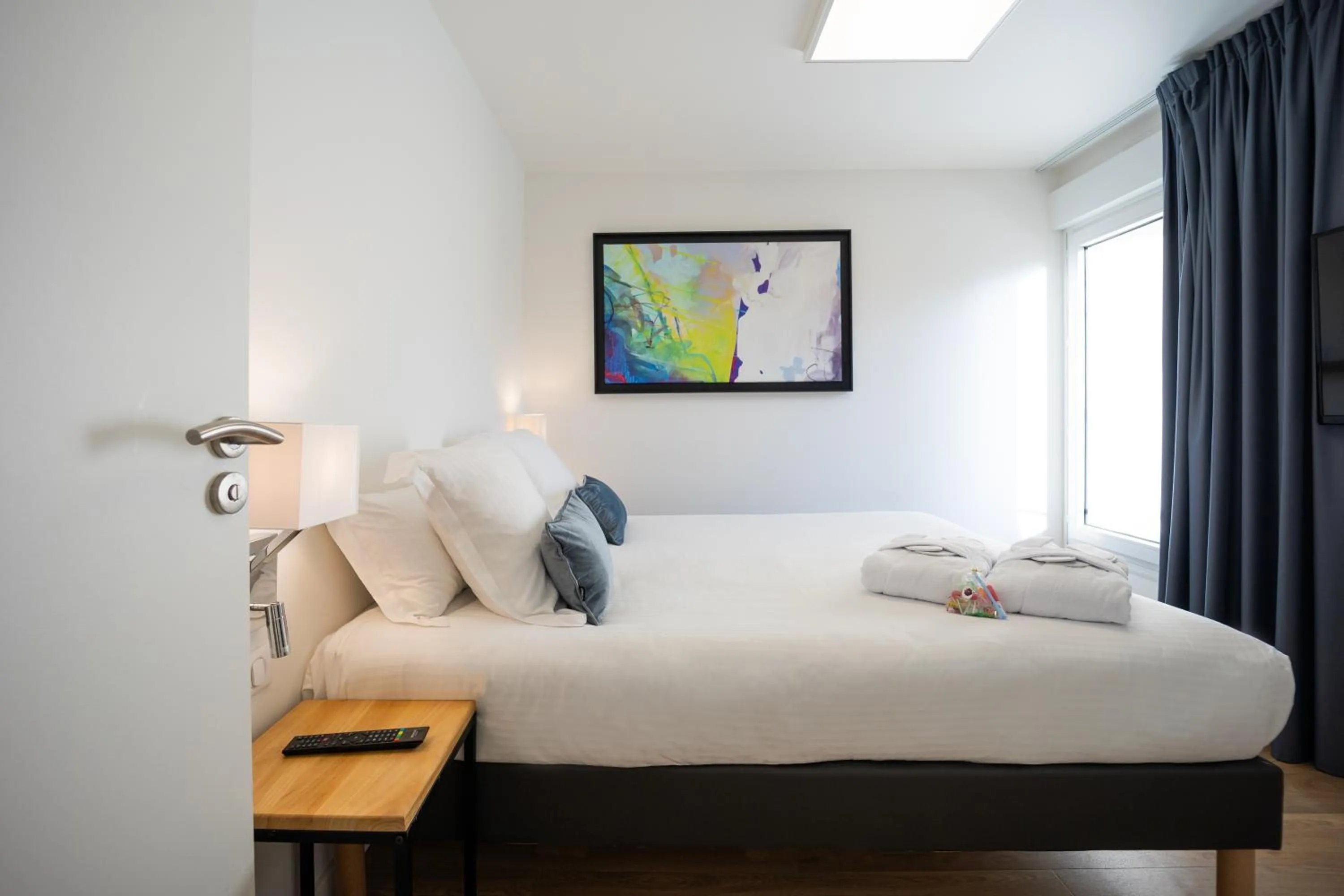 Photo of the whole room, Bed in Le Drip's