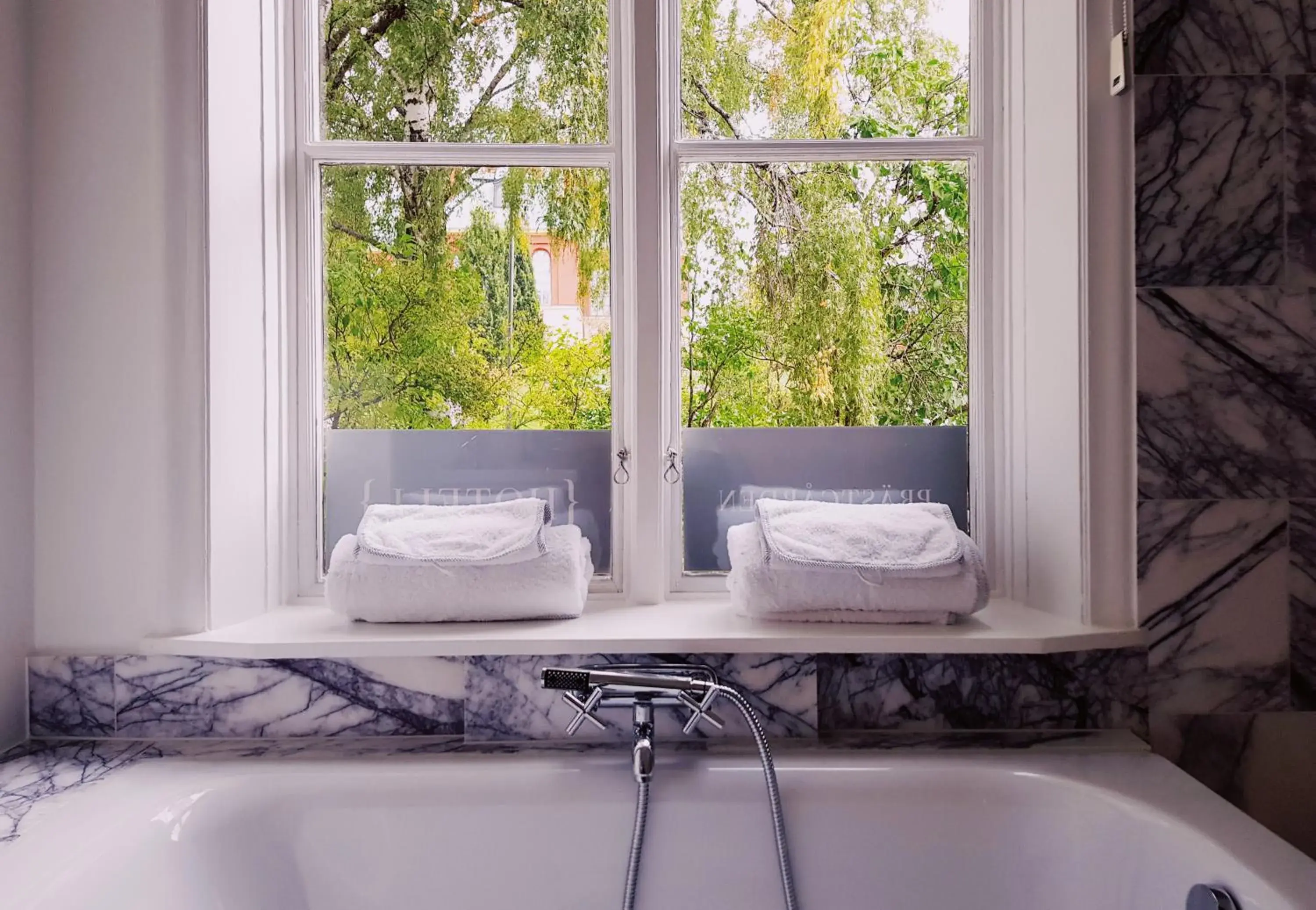 Twin Room with Bath in Prästgården Hotell & Bryggeri Twin Room with Bath in Prästgården Hotell & Bryggeri