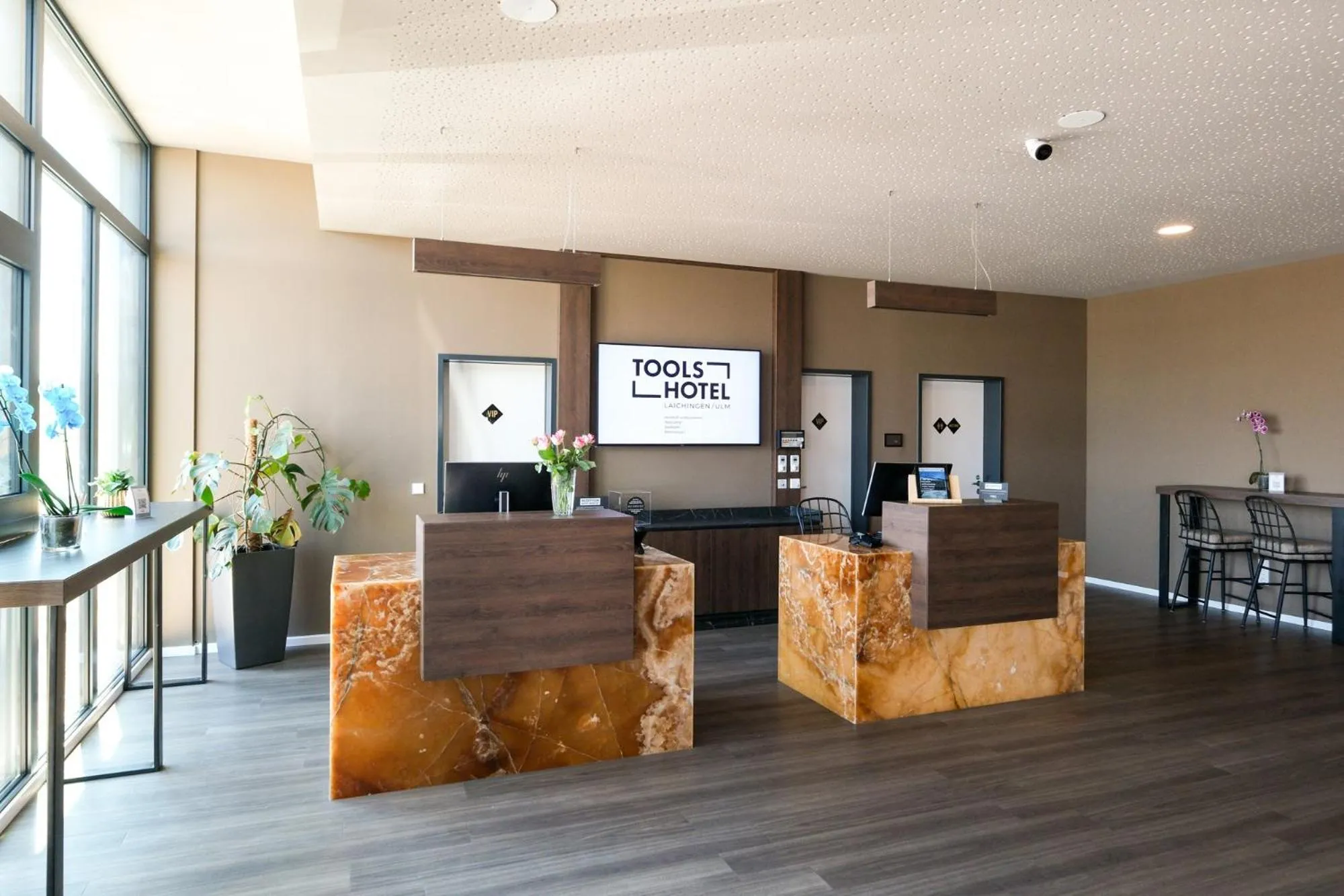 Lobby or reception in Tools Hotel Laichingen