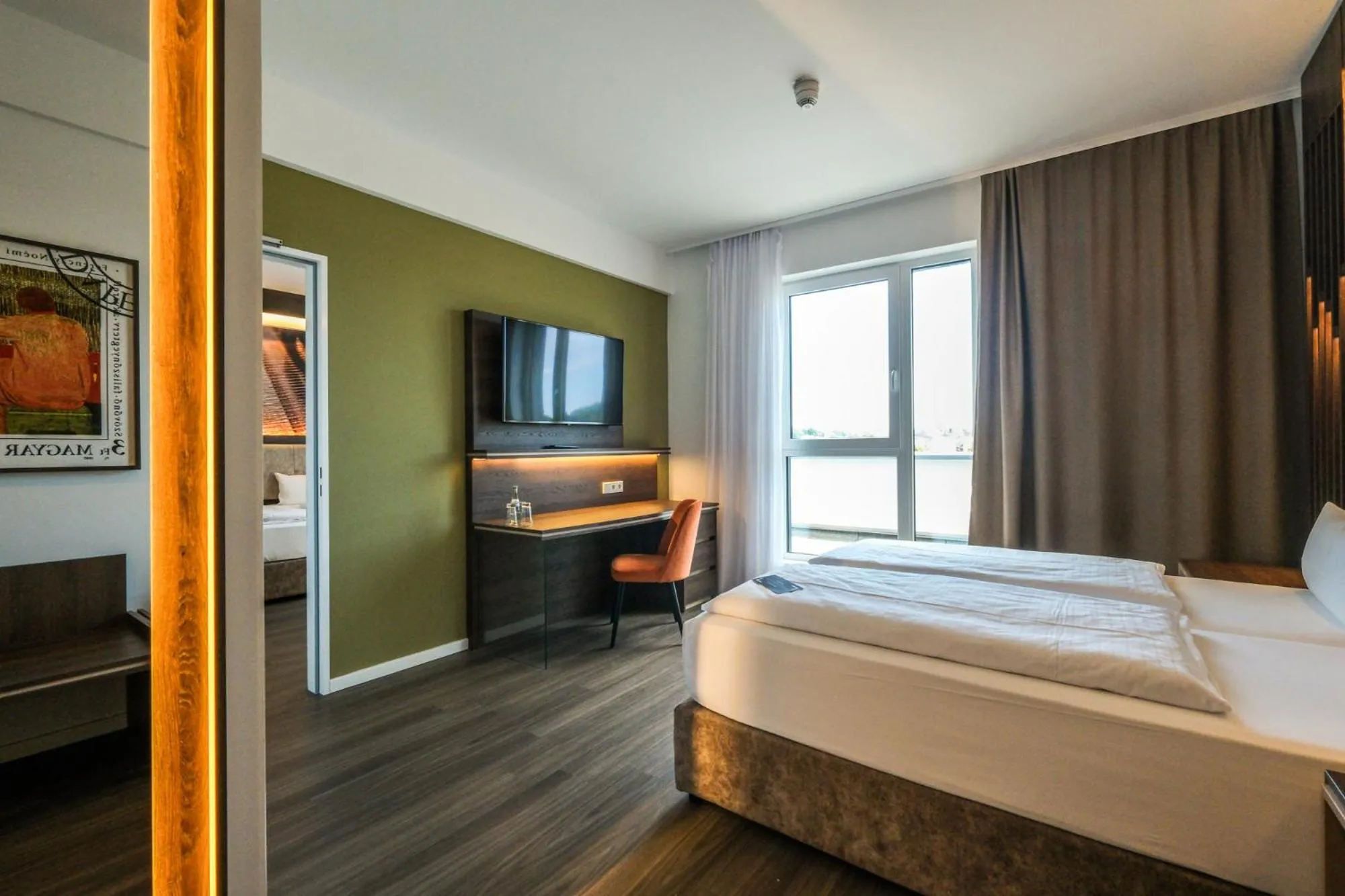 Photo of the whole room, Bed in Tools Hotel Laichingen