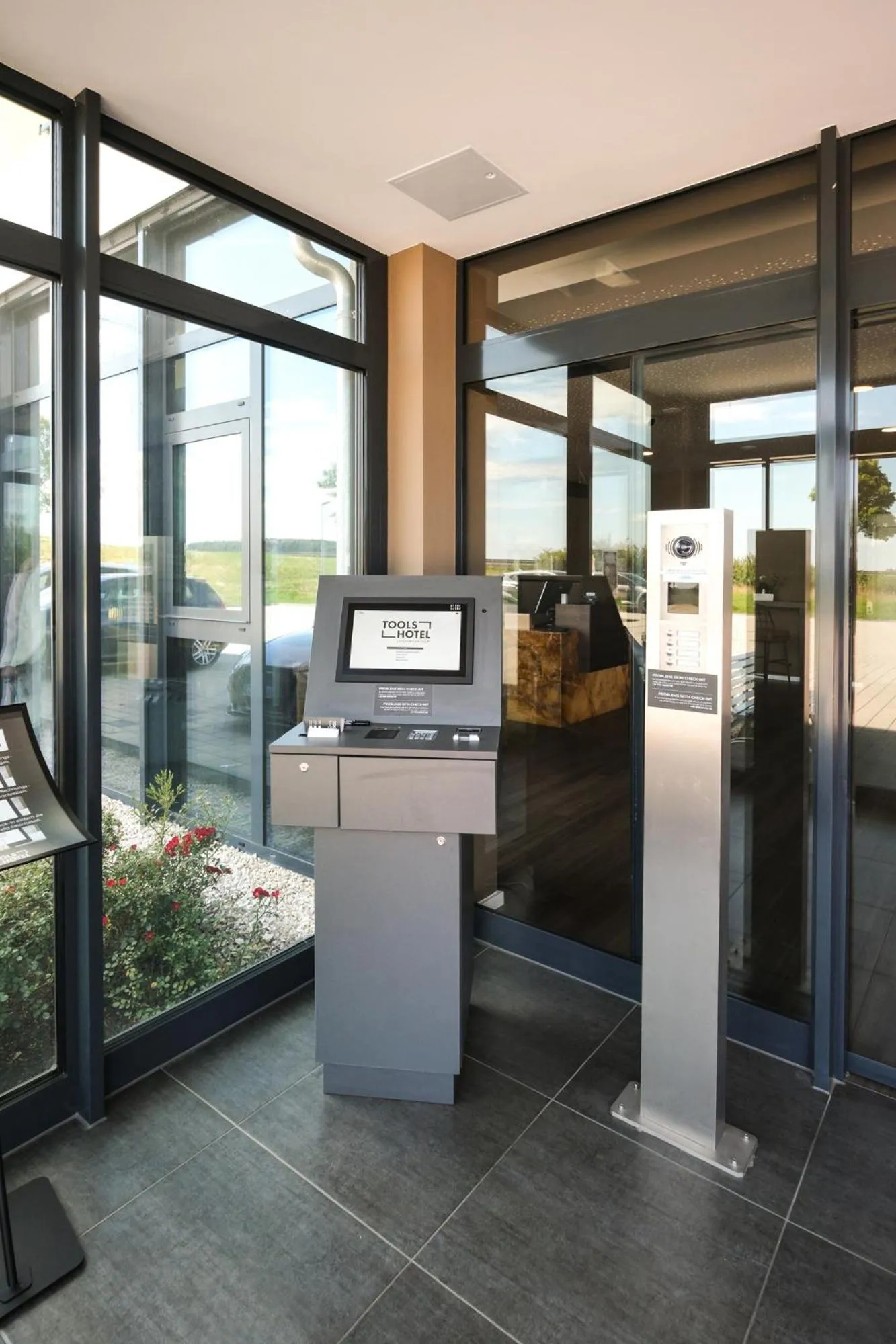 Facade/entrance in Tools Hotel Laichingen