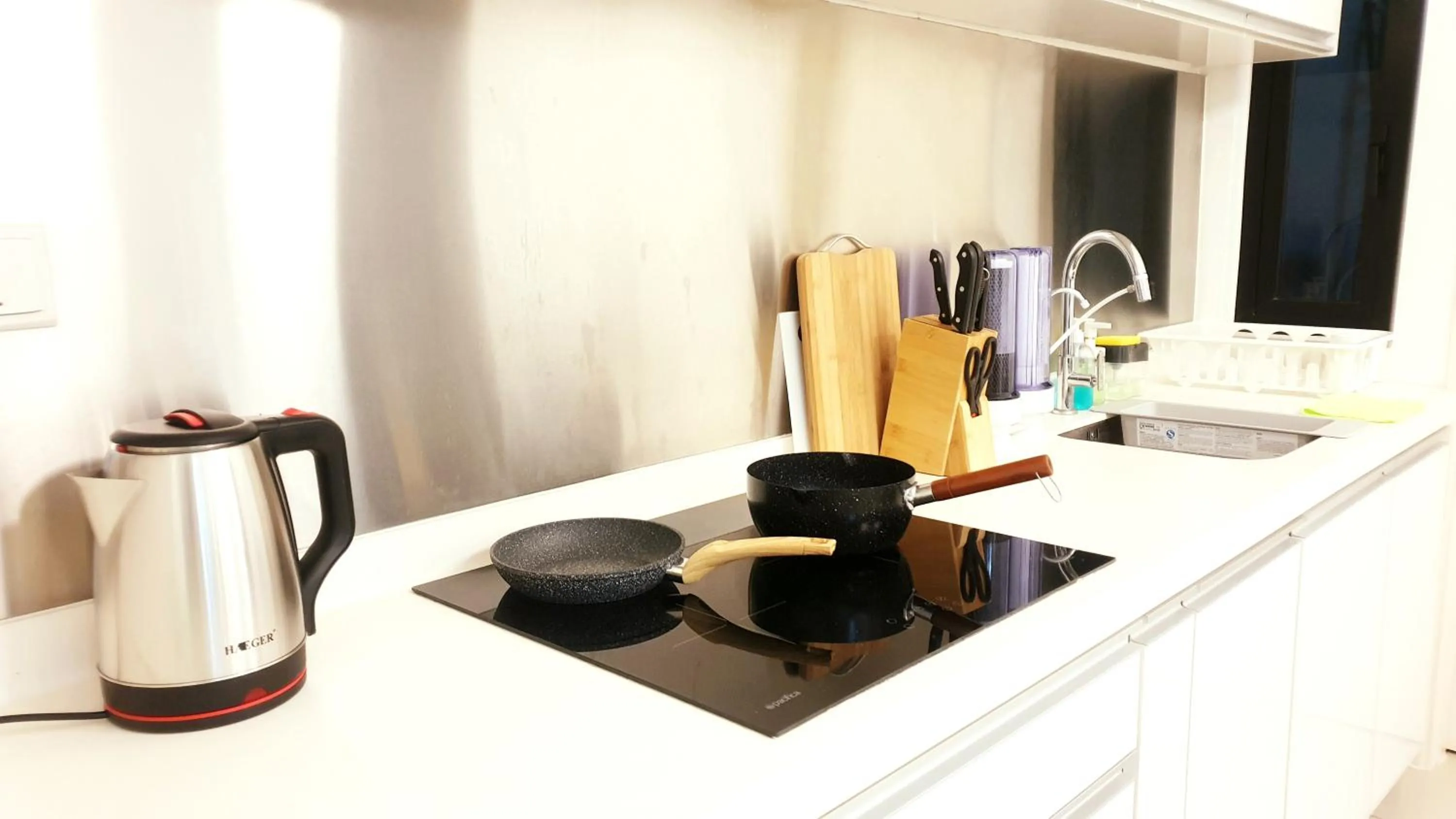 Kitchen or kitchenette in Kimura Ryokan Legoland Nusajaya