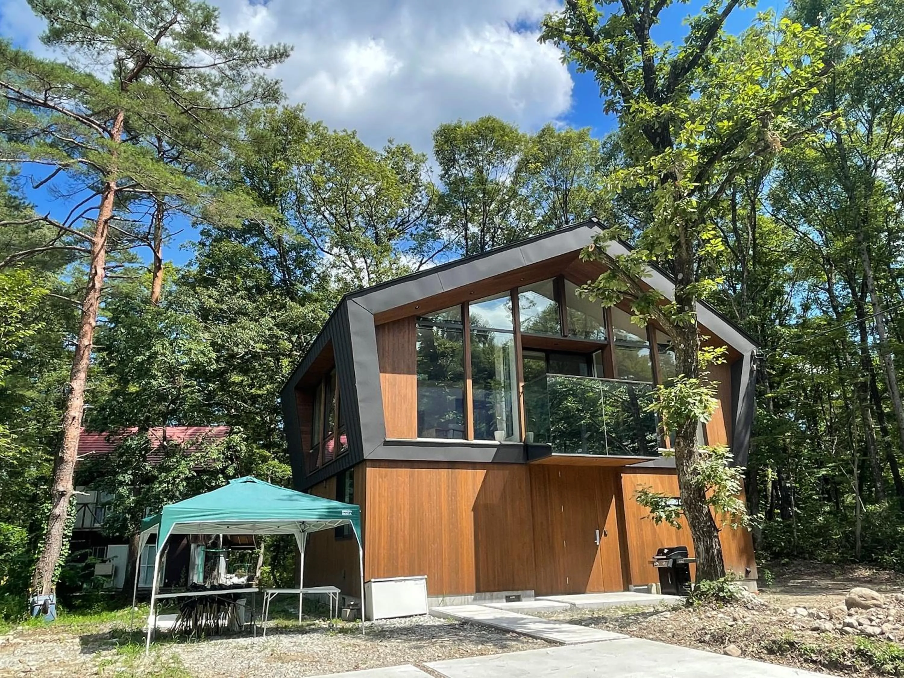 Property building in Ahiru Chalet by Hakuba White Fox Company