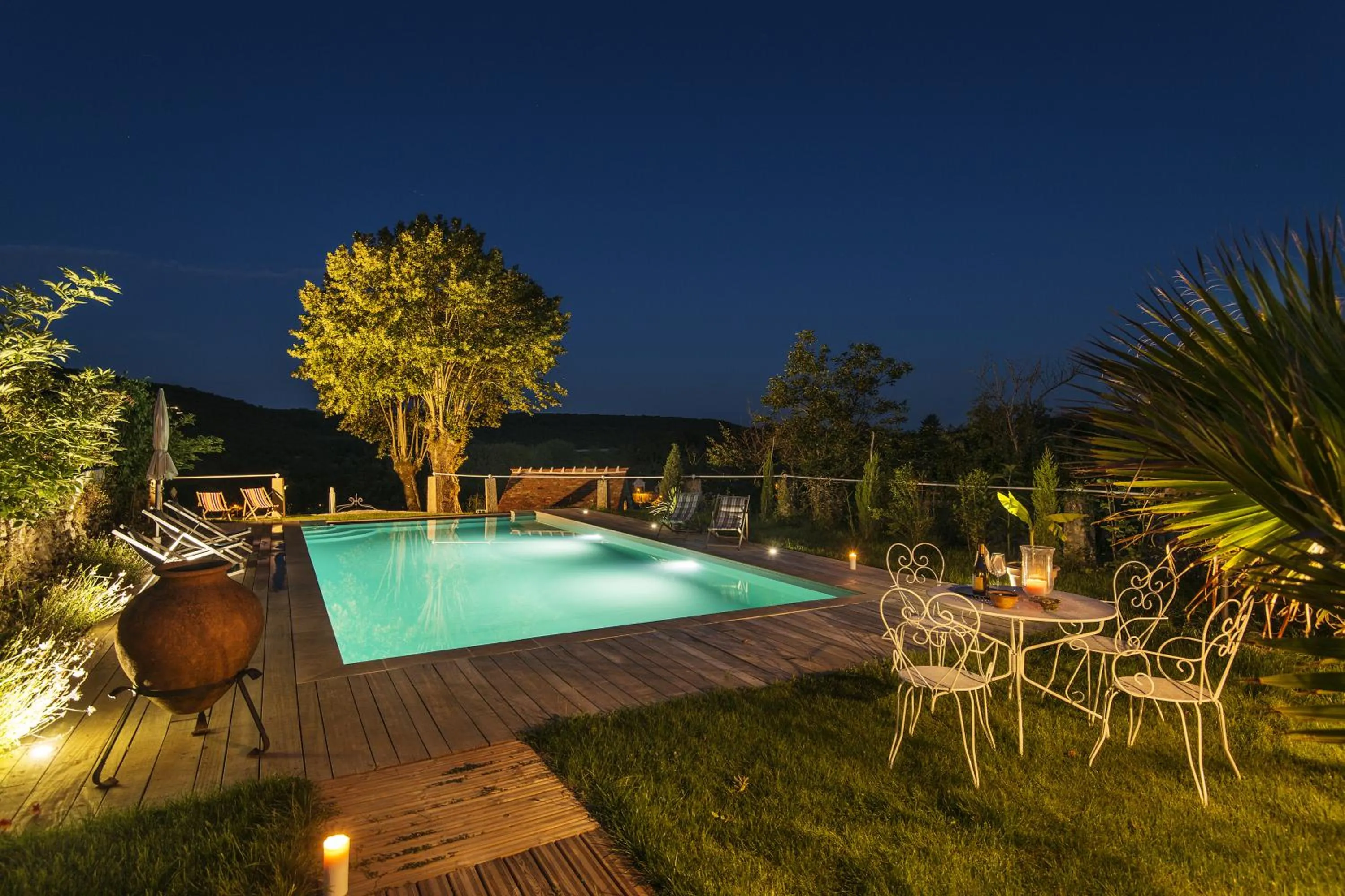 Pool view in Le Domaine des Carriers