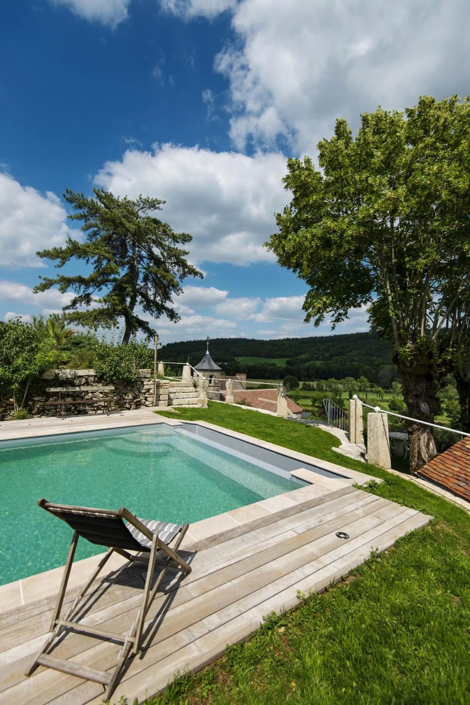 Pool view in Le Domaine des Carriers