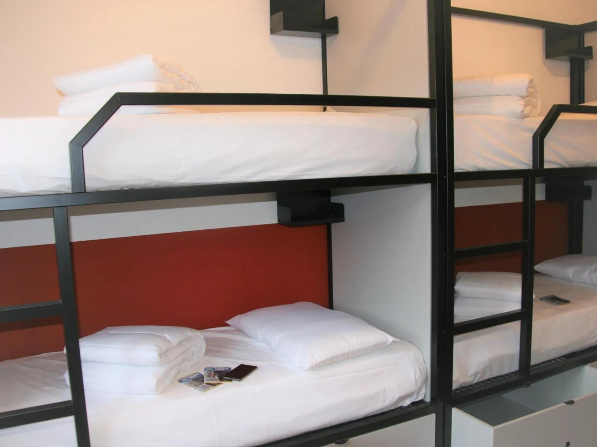 bunk bed, Bed in Hotello Trieste