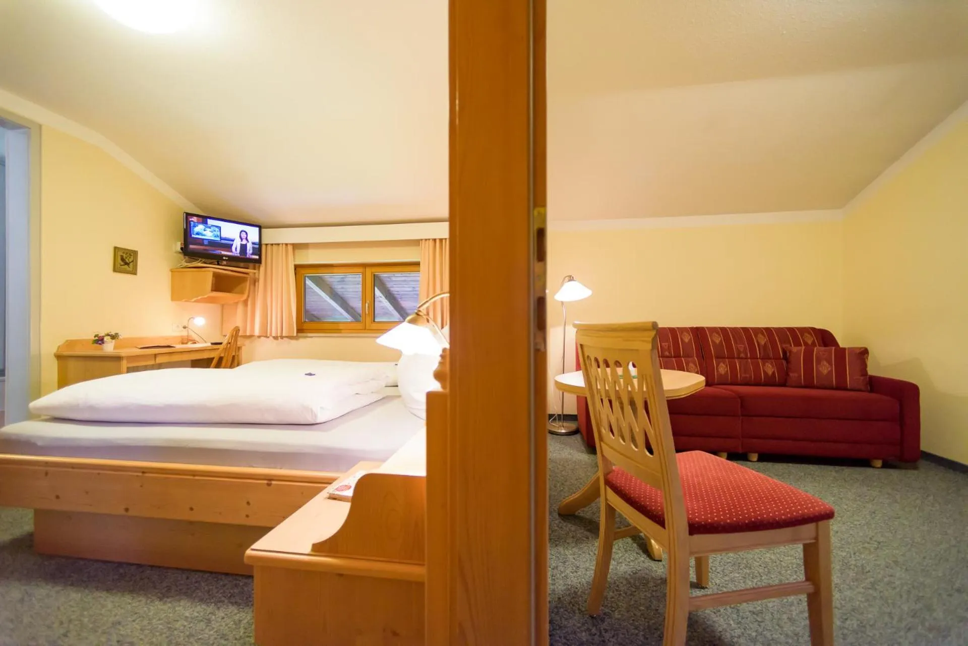 Bedroom, Bed in Kleines Hotel Edeltraud