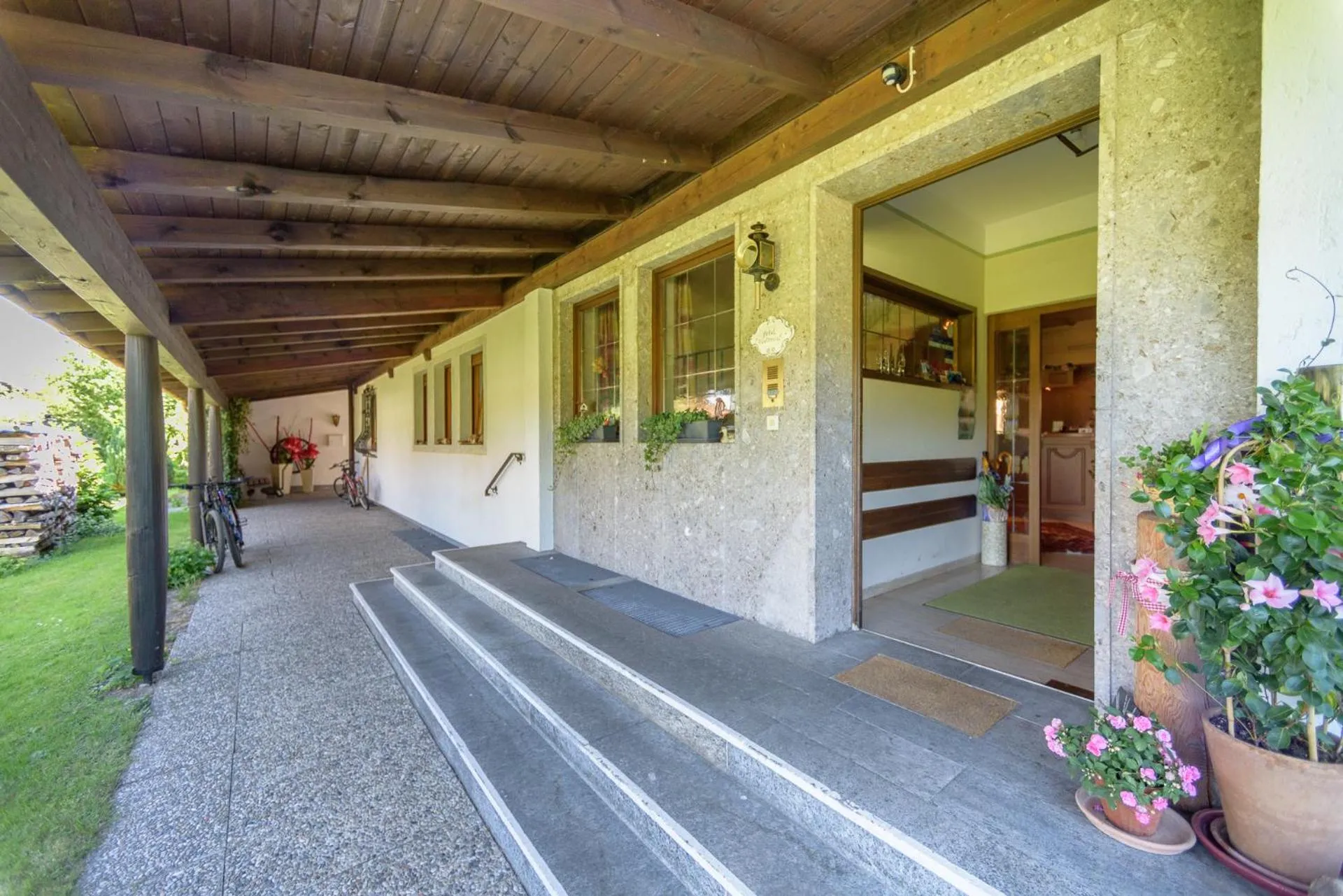 Facade/entrance in Kleines Hotel Edeltraud