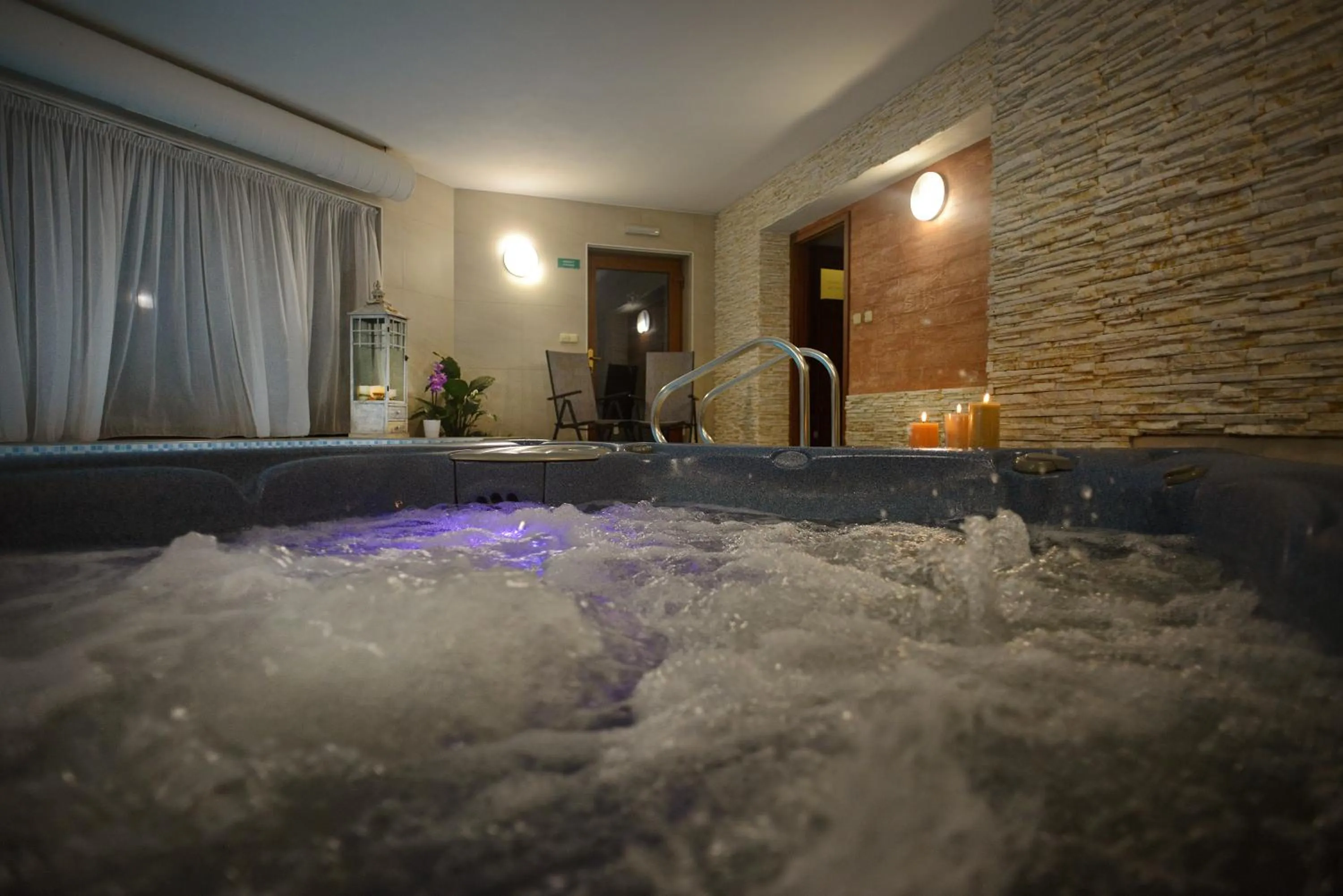 Hot Tub in Vila Terra