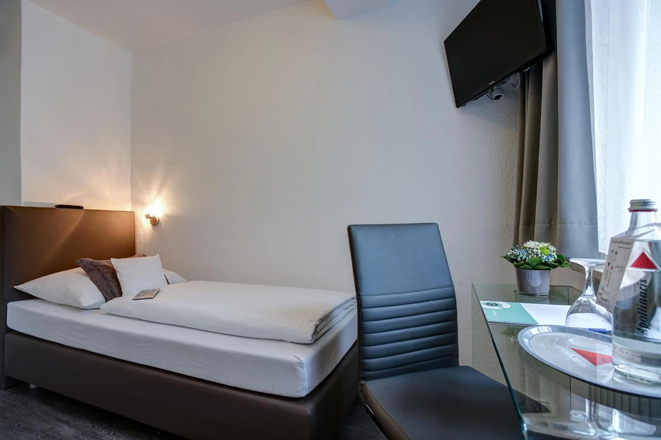 Photo of the whole room, Bed in Hotel Atlanta