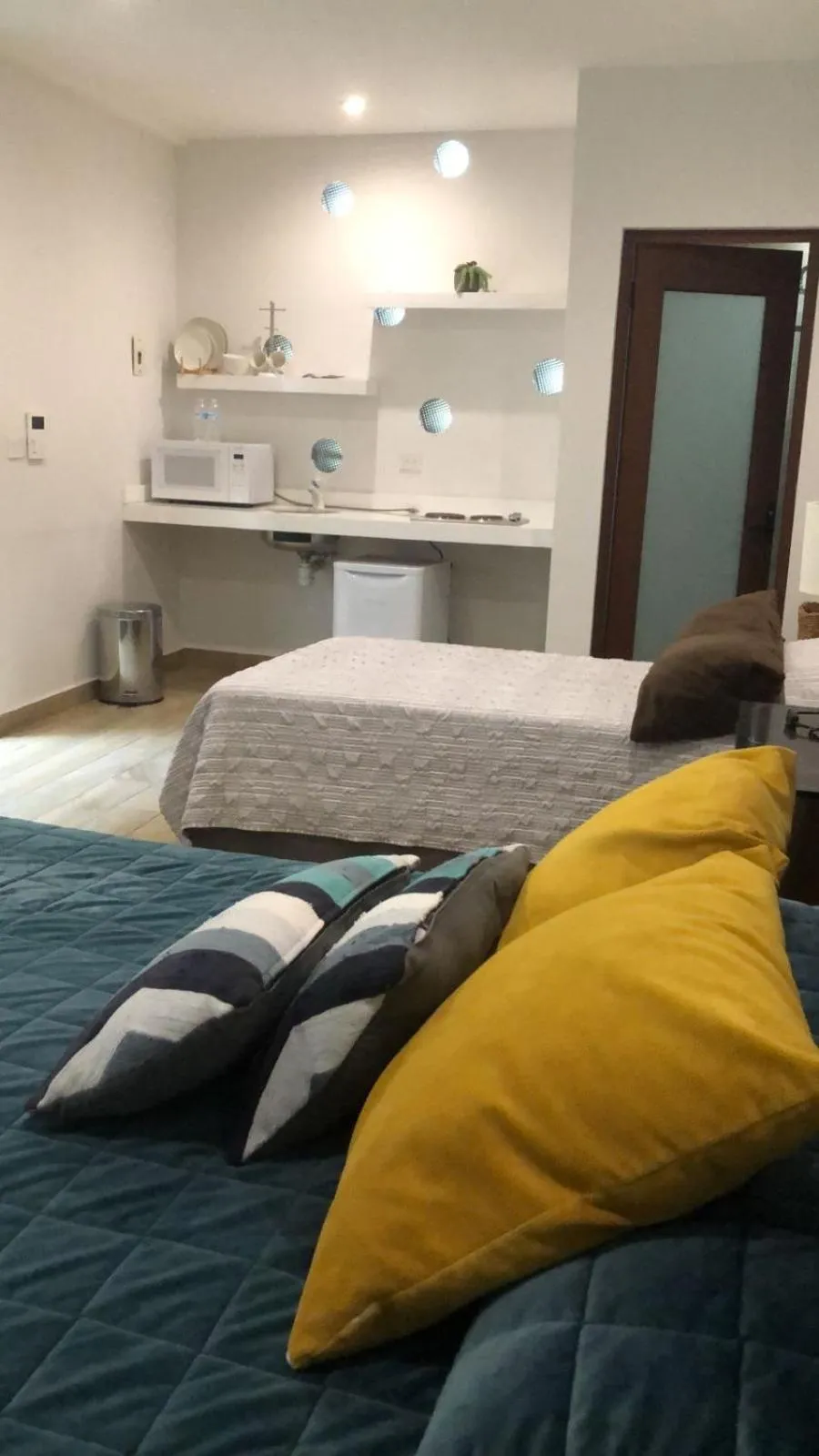 Photo of the whole room, Bed in HEROS