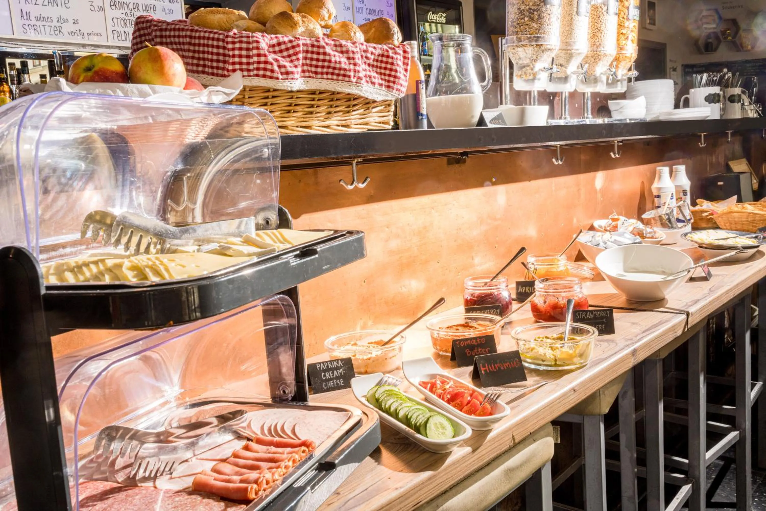 Buffet breakfast in Hostel Mondpalast