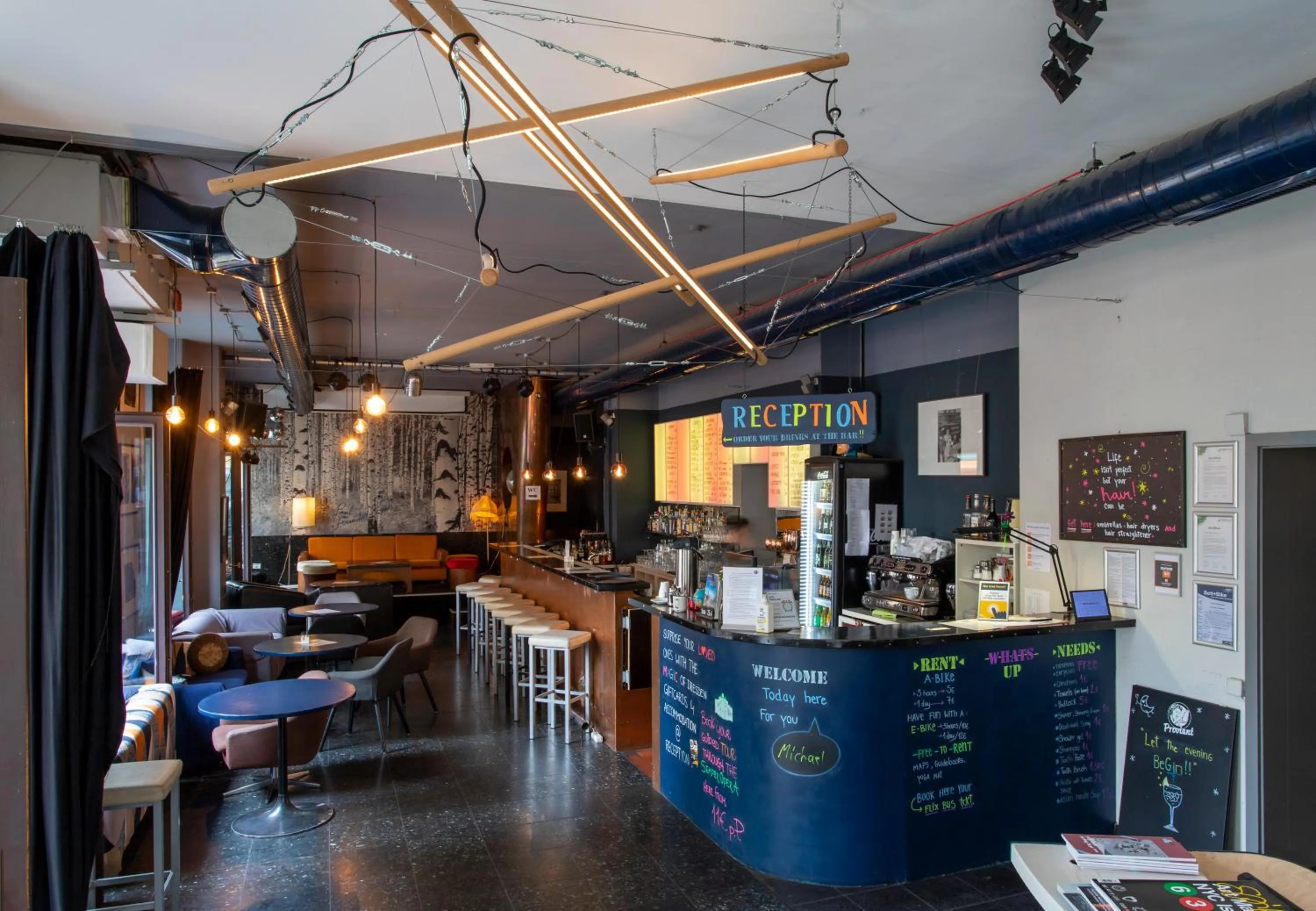 Communal lounge/ TV room in Hostel Mondpalast