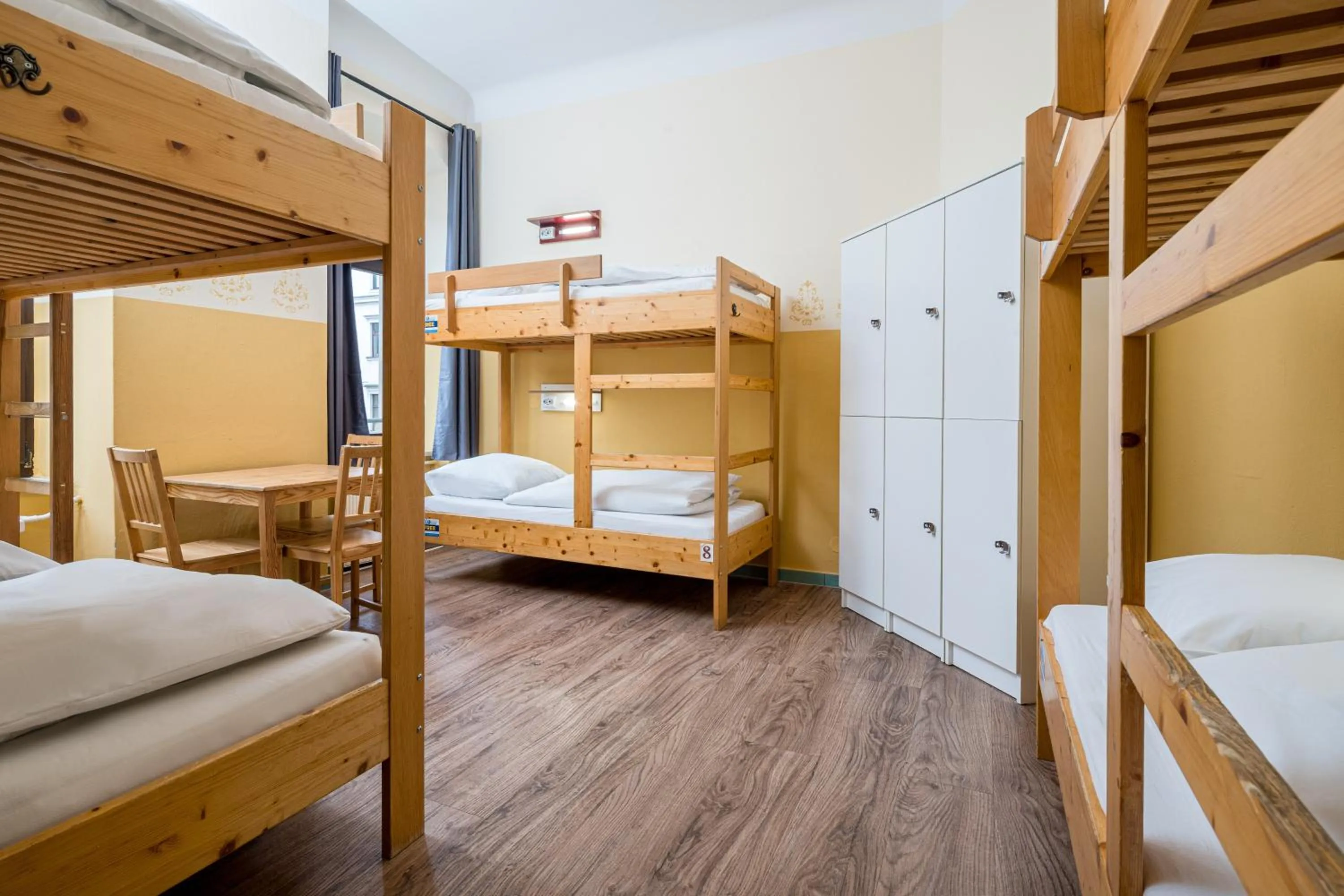 bunk bed, Bed in Hostel Mondpalast