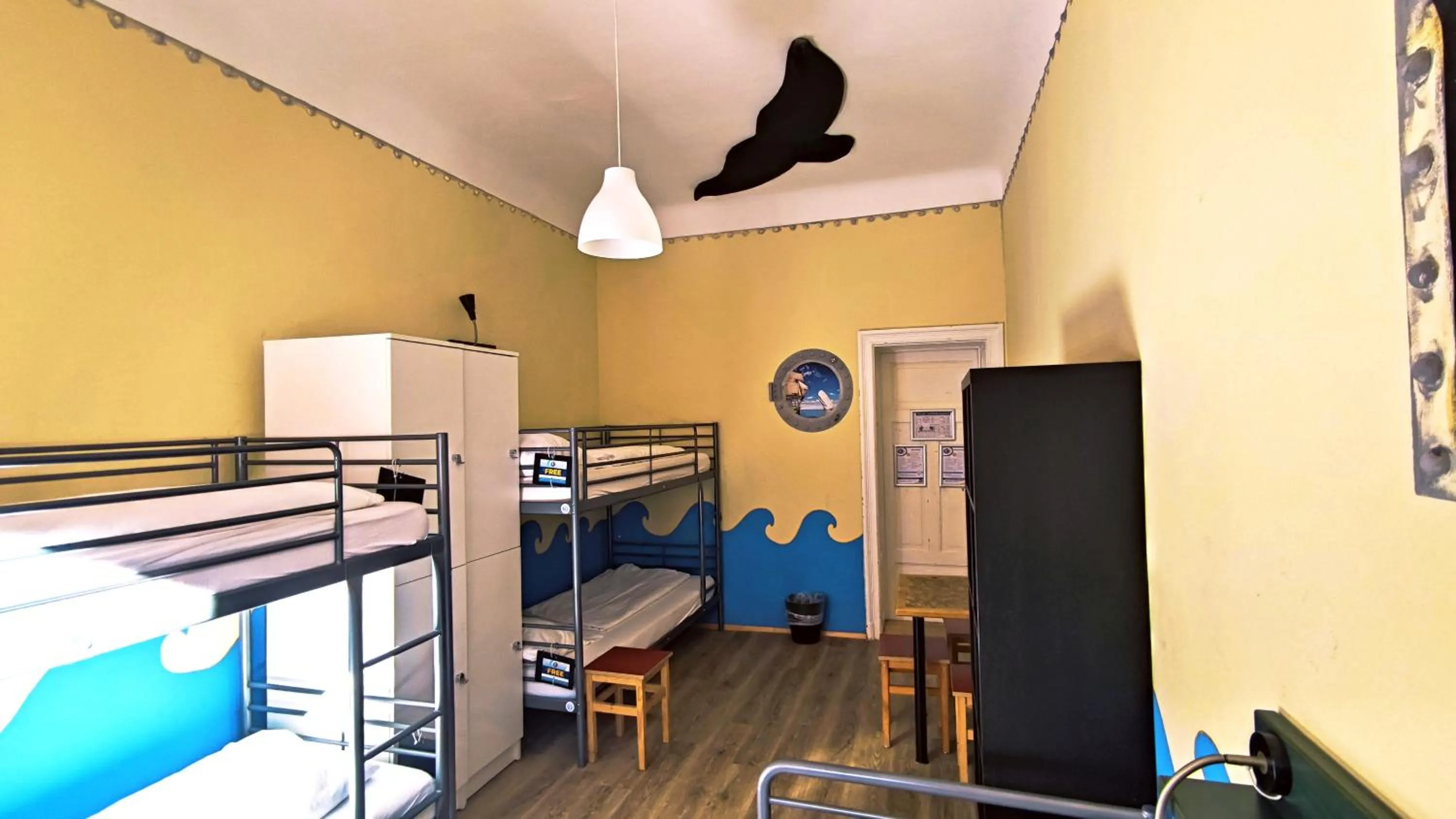 bunk bed, Bed in Hostel Mondpalast