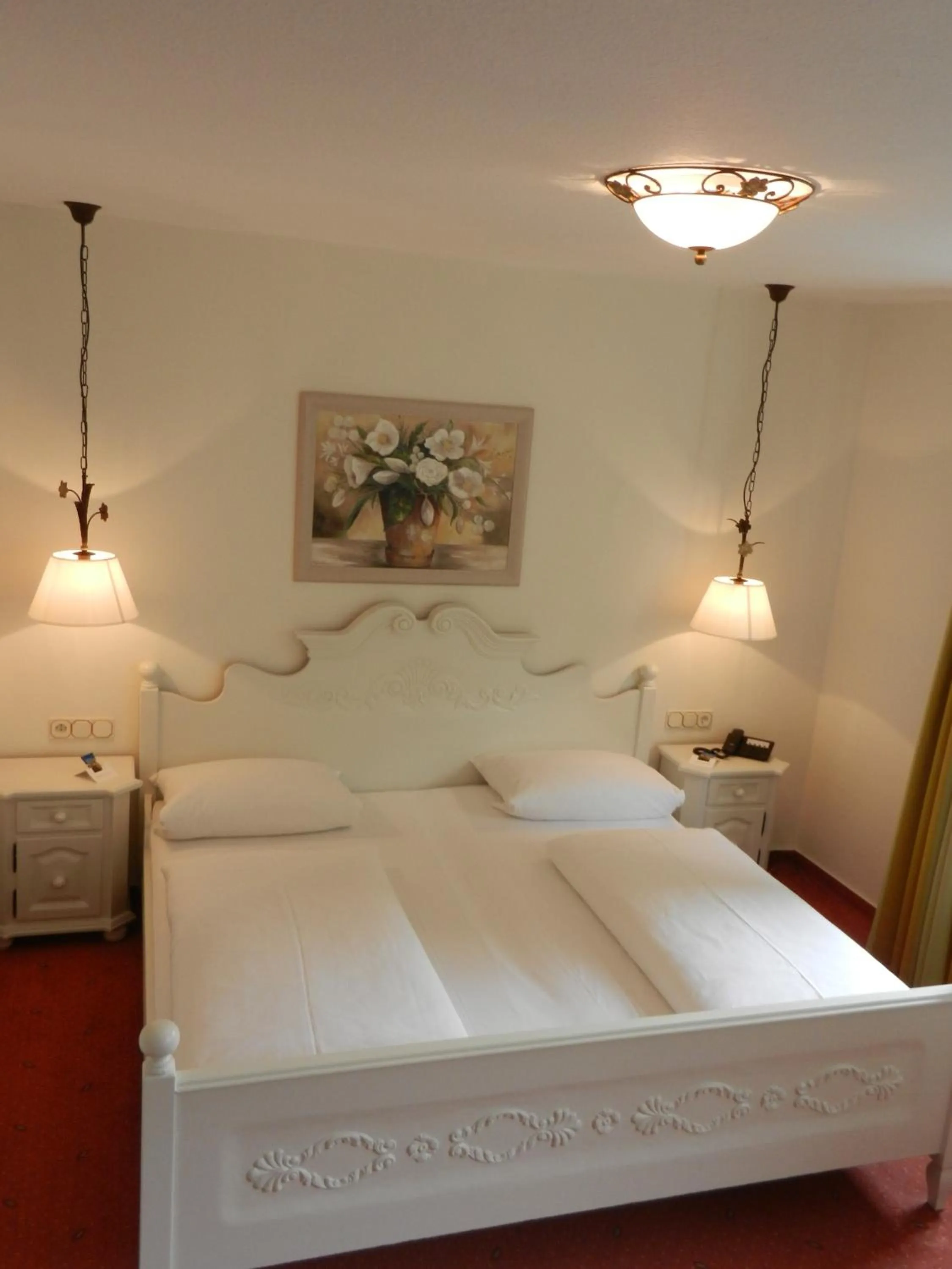 Photo of the whole room, Bed in Landgasthof Hotel Hess