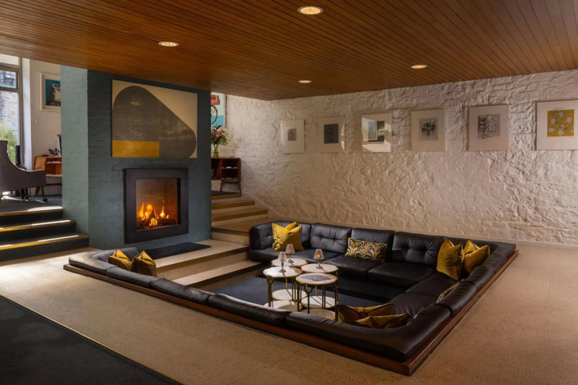 Communal lounge/ TV room in Number 31