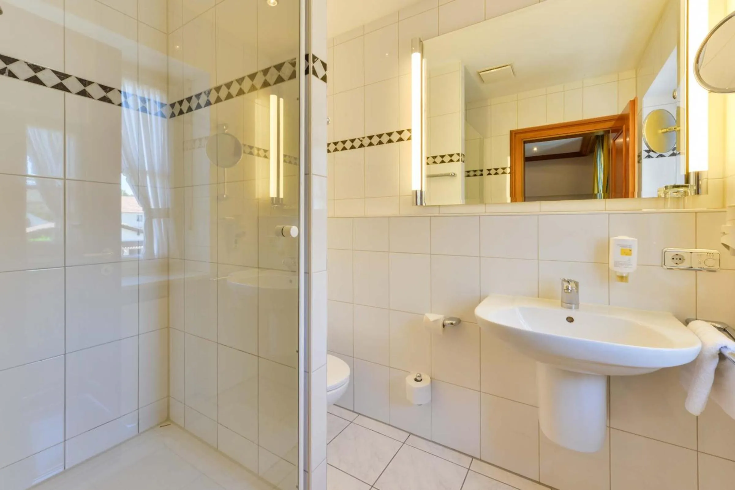 Toilet in Hotel Fischerwirt