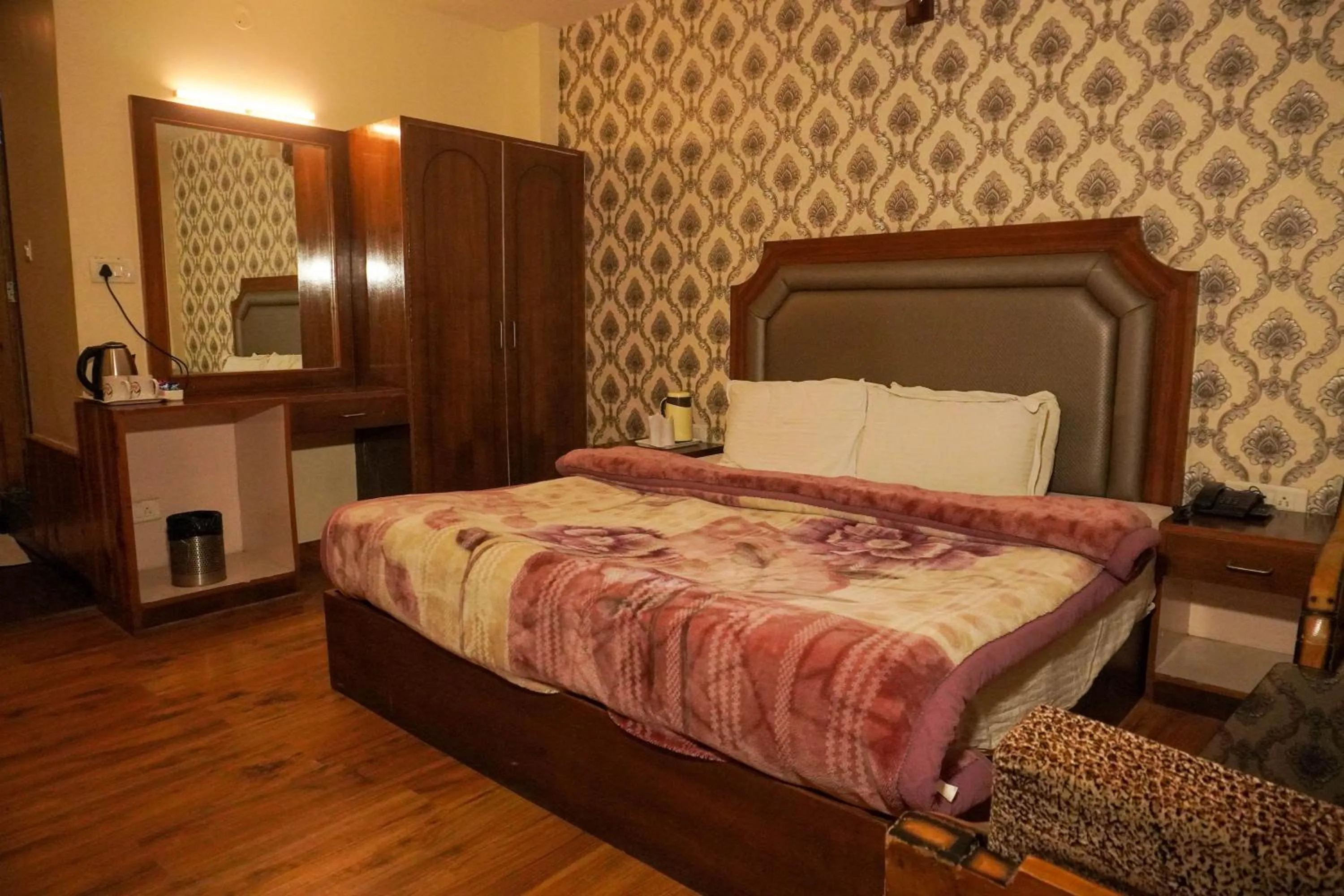 Bedroom, Bed in Manali Valley Resort