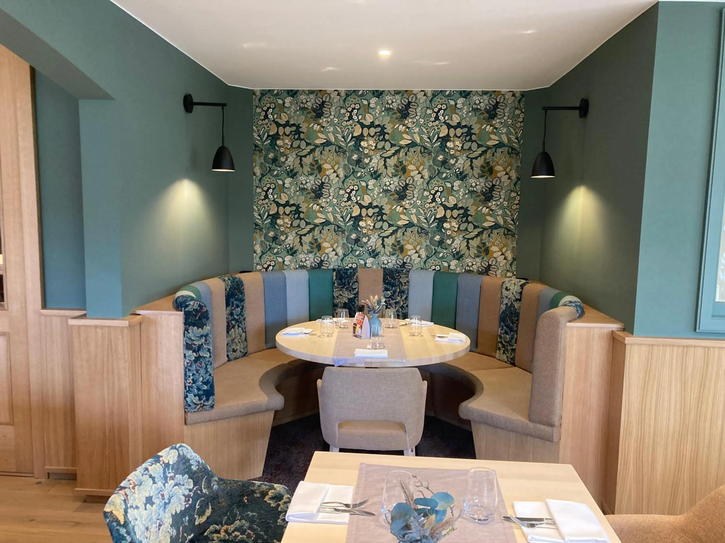 Restaurant/places to eat in Hotel Paulsen