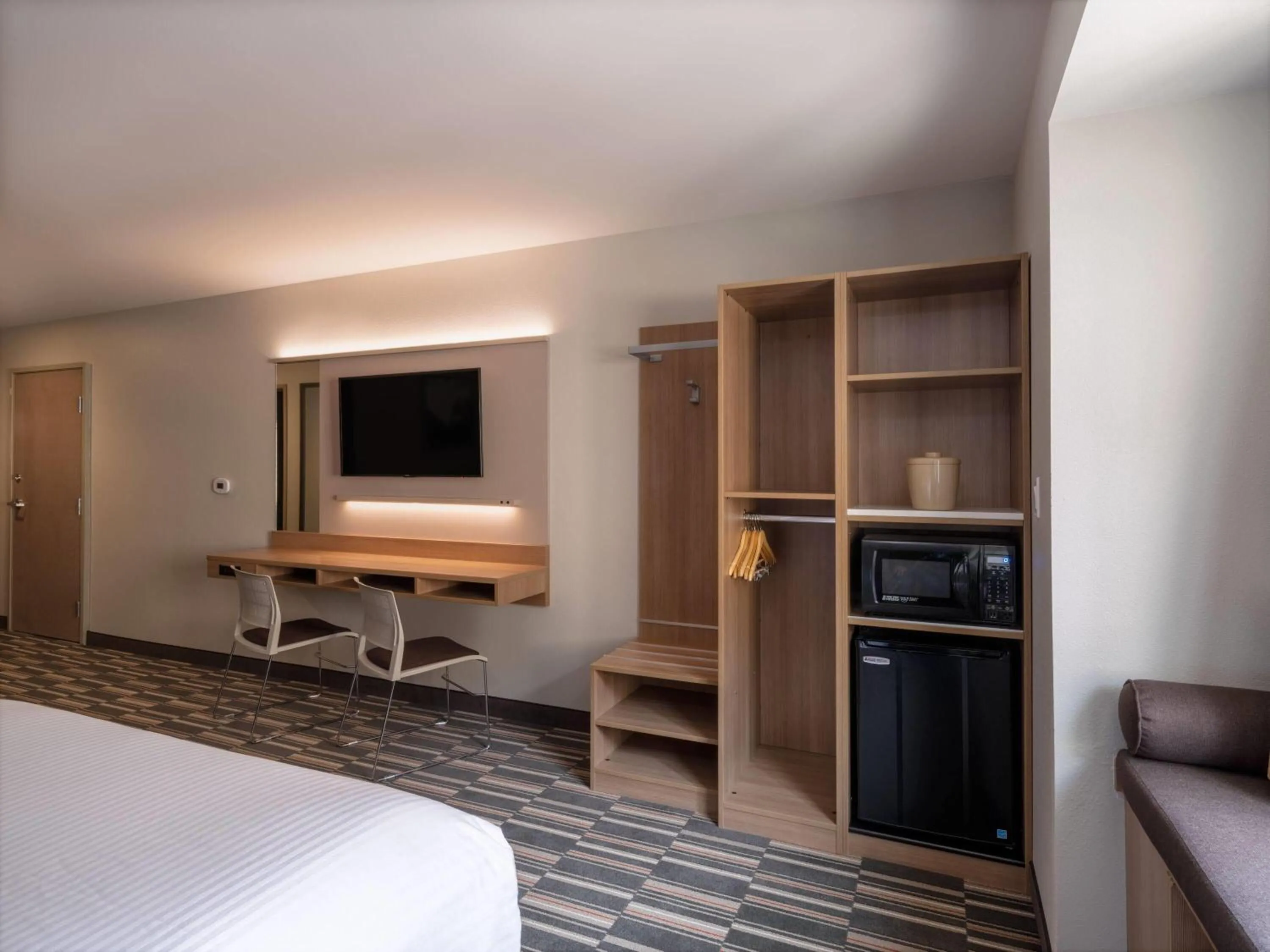 Photo of the whole room, Bed in Microtel Inn & Suites by Wyndham Georgetown Lake