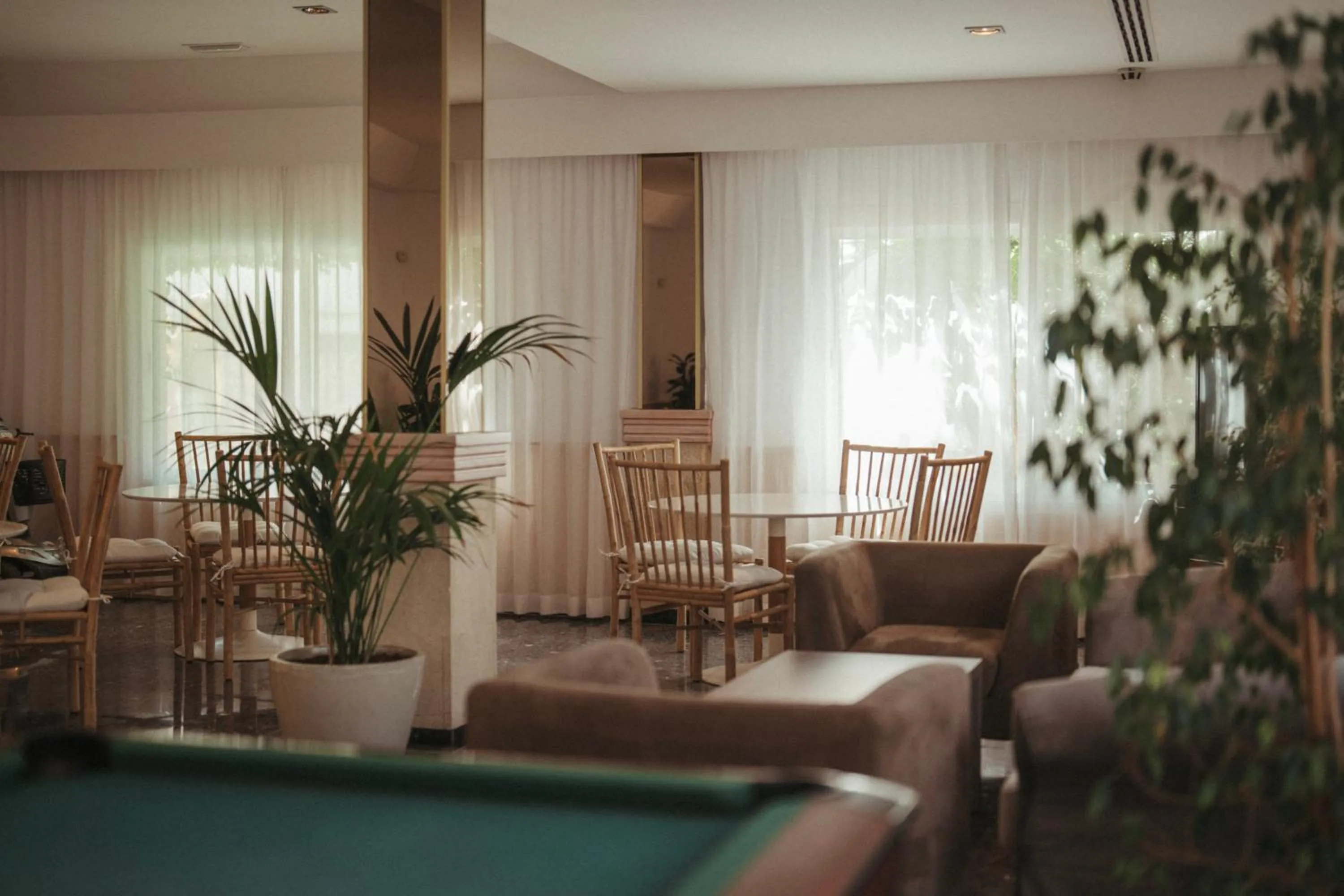 Living room in ROC Oberoy - Adults Only