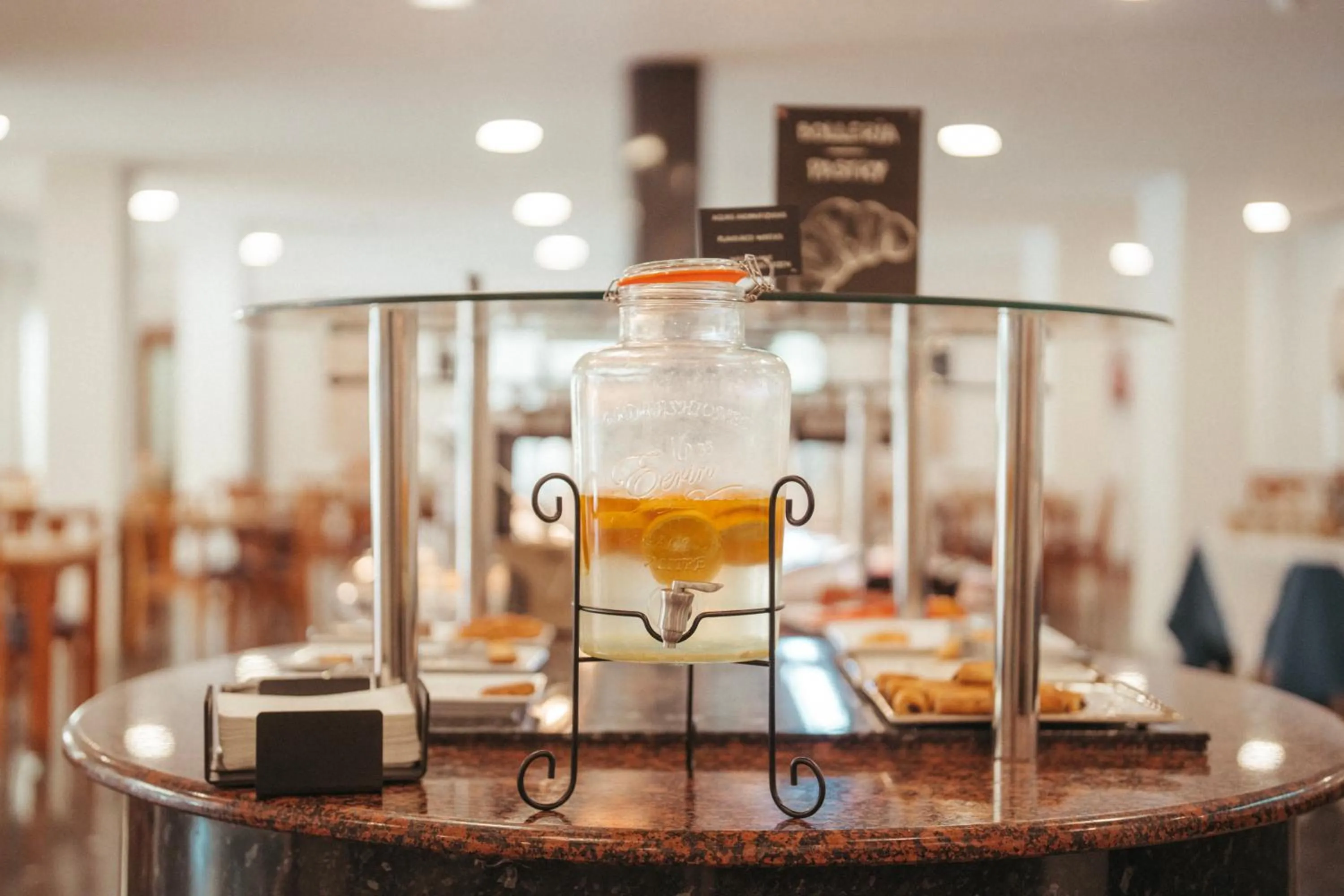 Restaurant/places to eat in ROC Oberoy - Adults Only