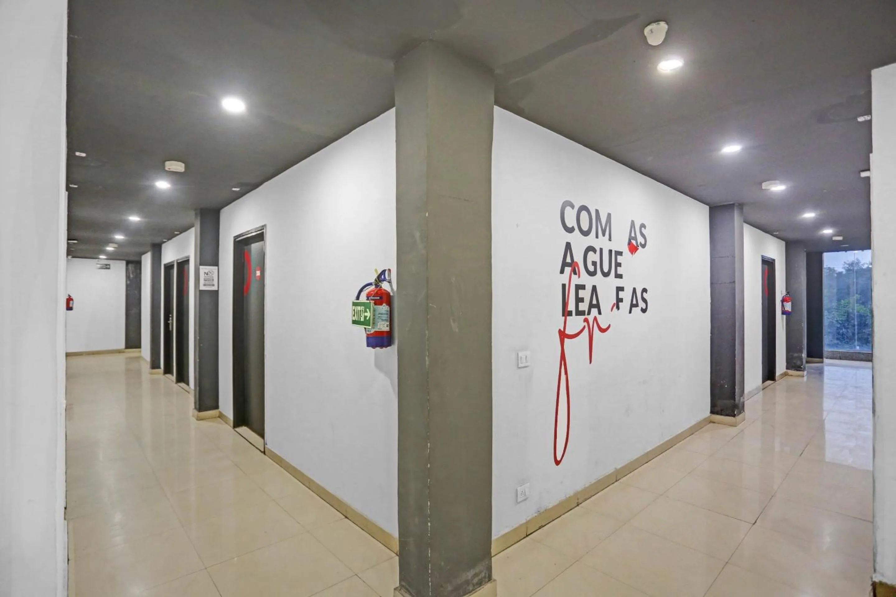 Lobby or reception in Townhouse Nangal Raya Pankha Road