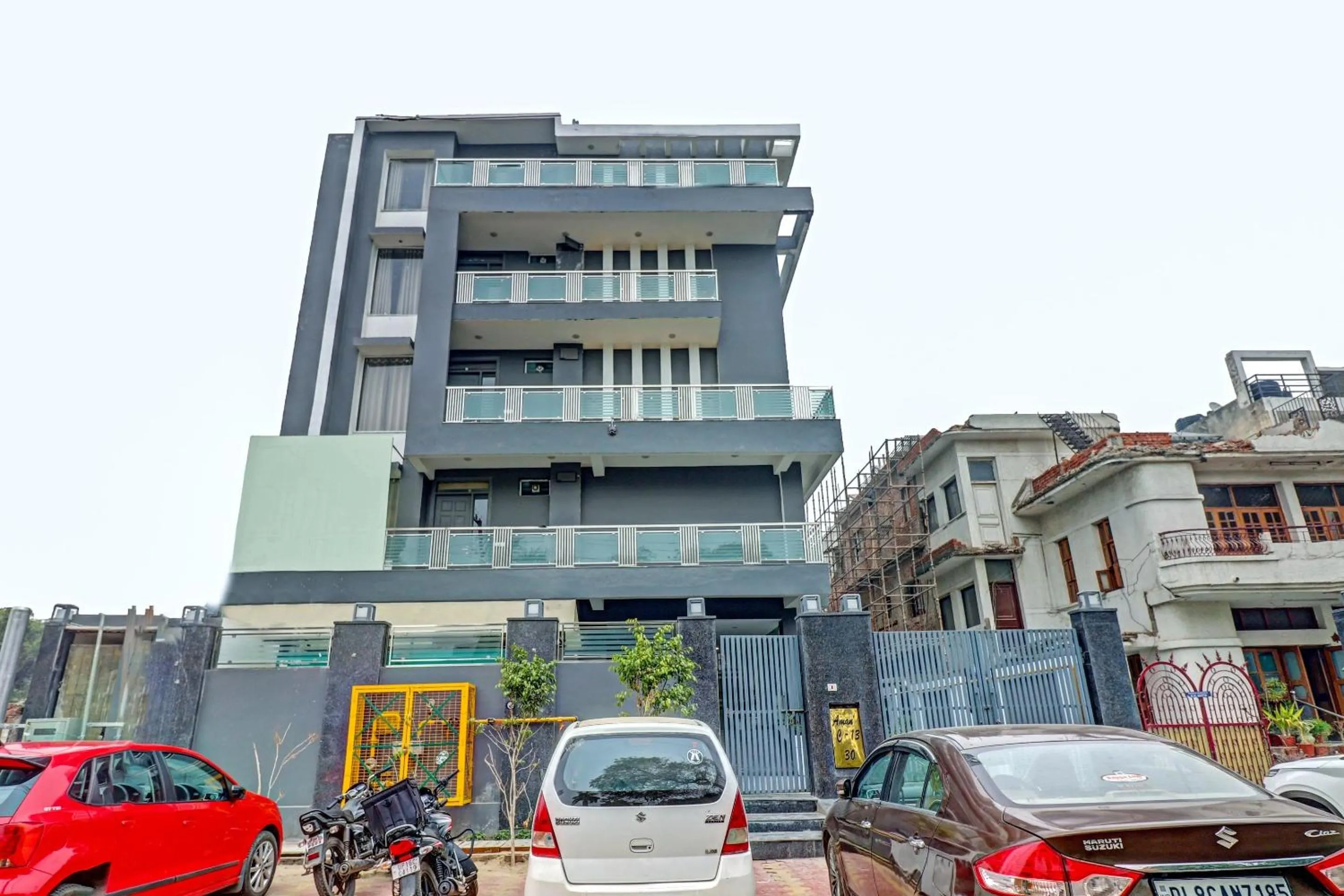 Facade/entrance in Super Townhouse Sector 30 Near Botanic Garden of Indian Republic