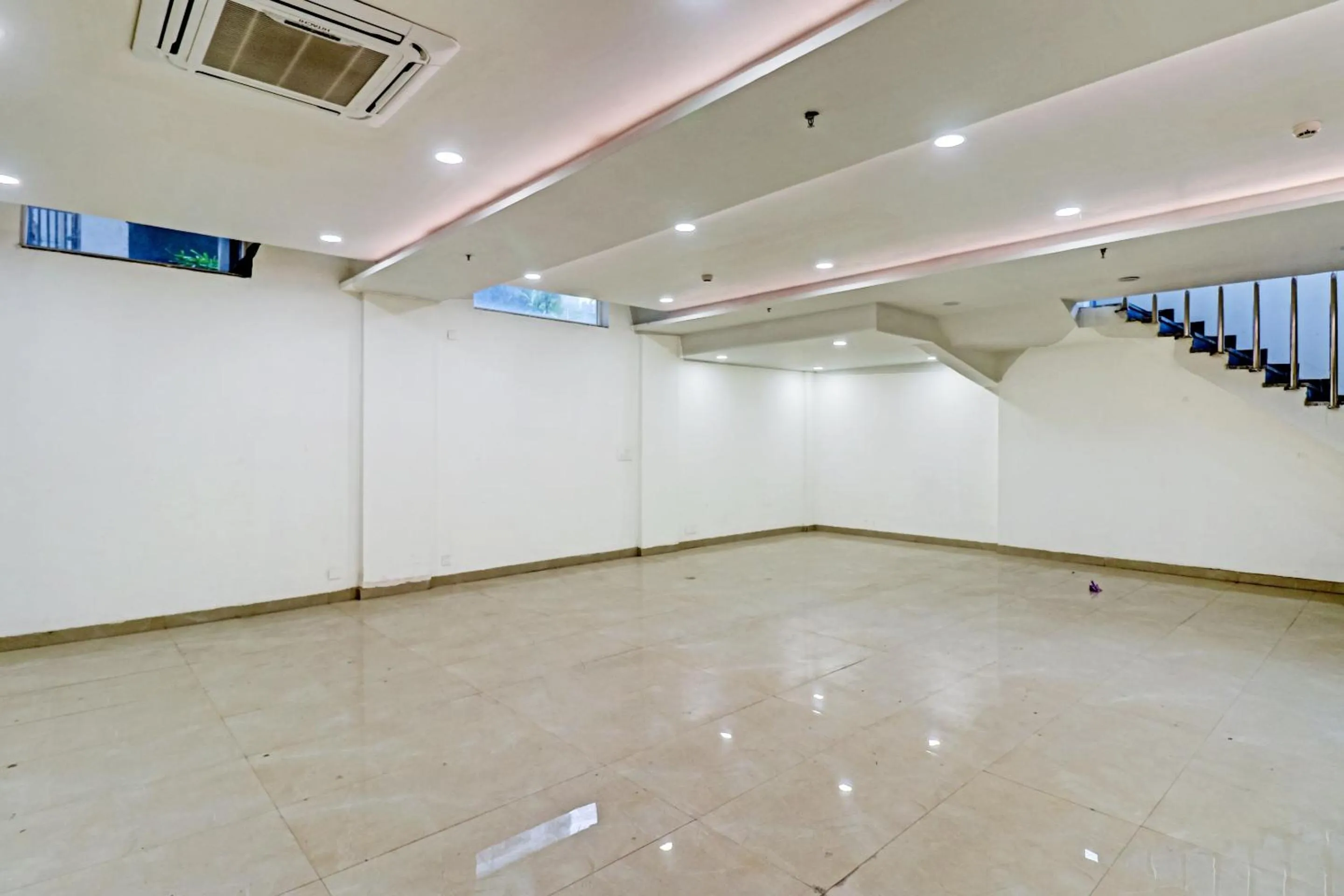 Other in Super Townhouse Sector 30 Near Botanic Garden of Indian Republic