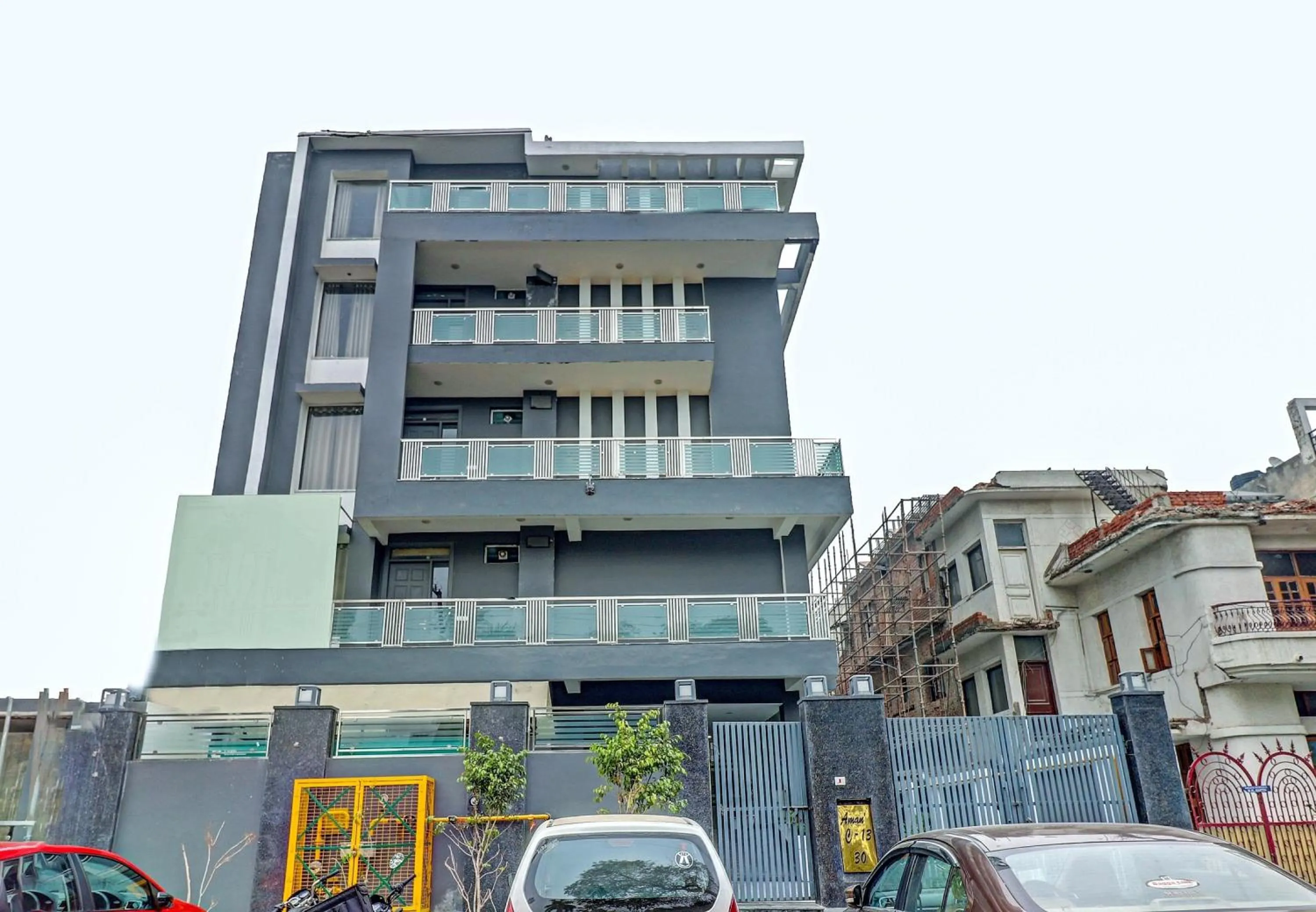 Facade/entrance in Super Townhouse Sector 30 Near Botanic Garden of Indian Republic