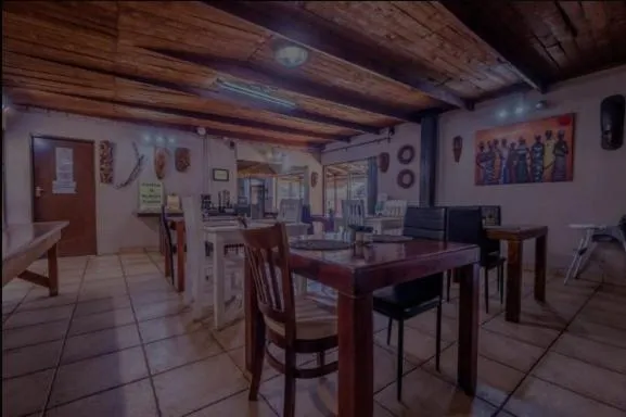 Dining area in Aero Airport Lodge