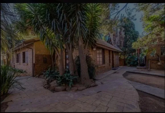 Property building in Aero Airport Lodge