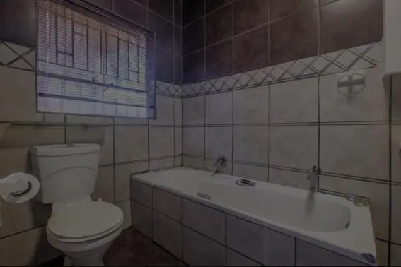 Bathroom in Aero Airport Lodge