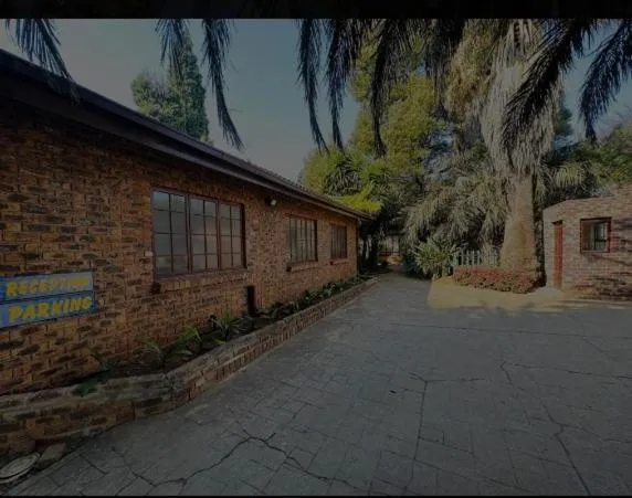 Property building in Aero Airport Lodge