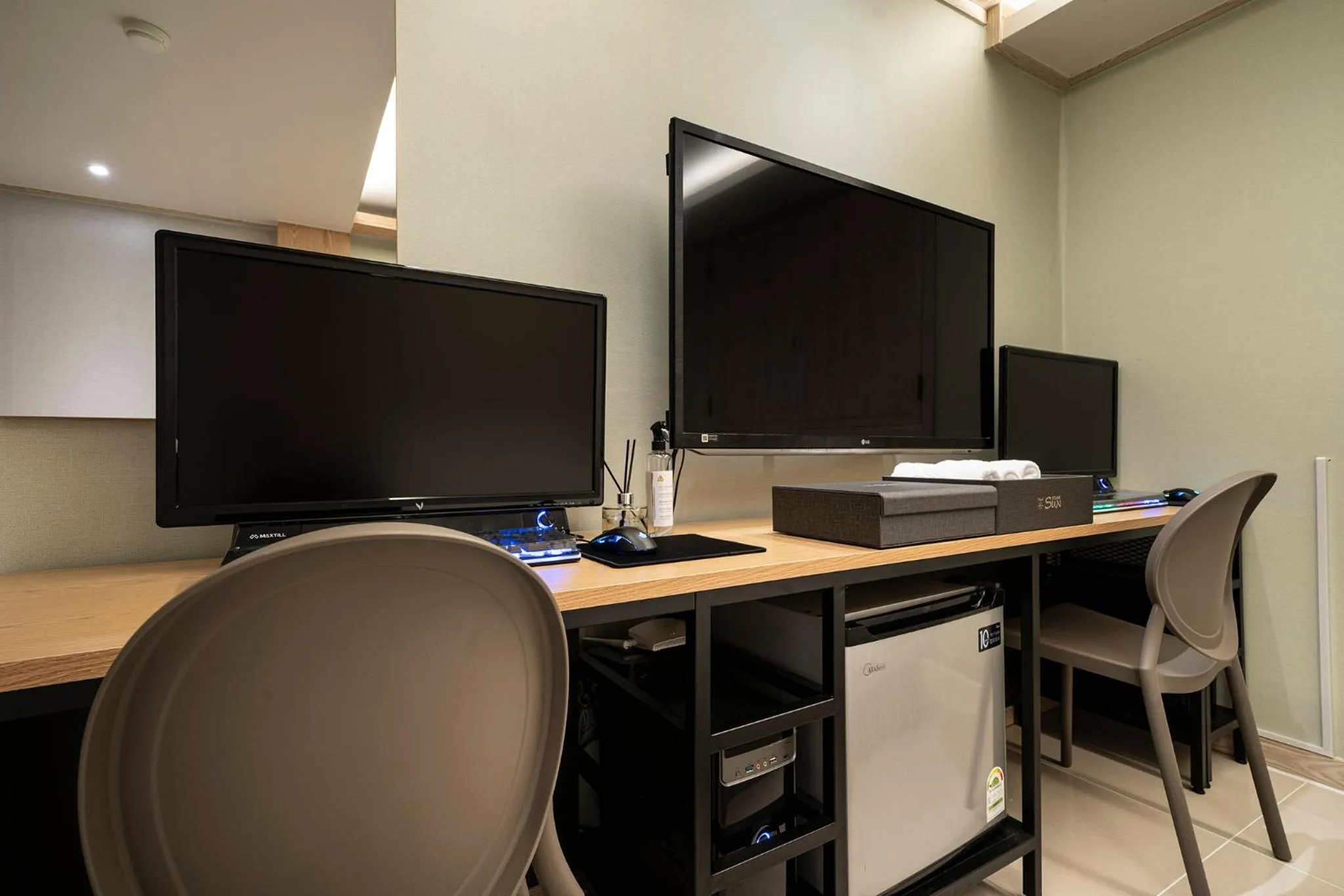 TV and multimedia in Suwon Sunstar Hotel