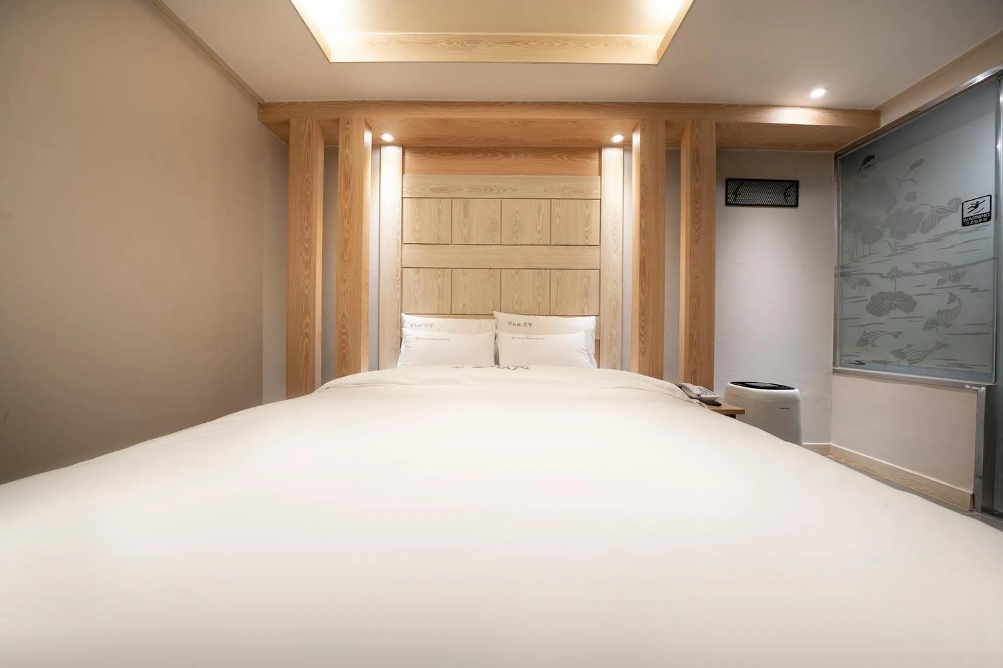 Bed in Suwon Sunstar Hotel