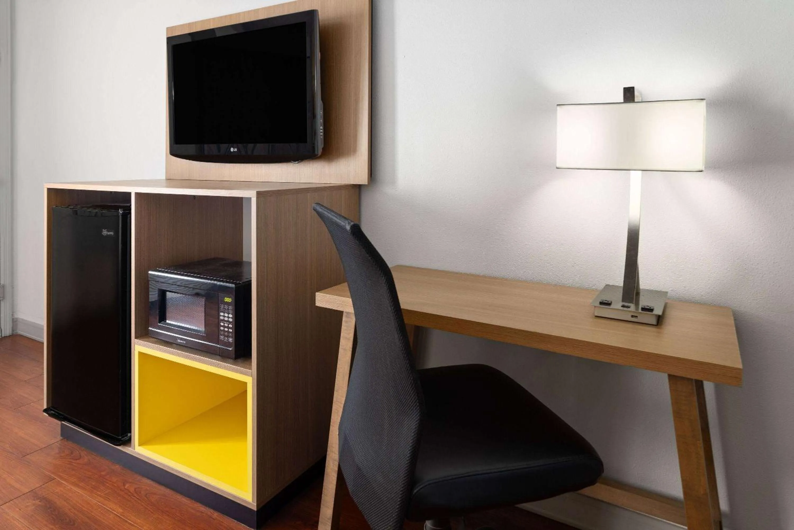 Photo of the whole room in Days Inn by Wyndham Americus