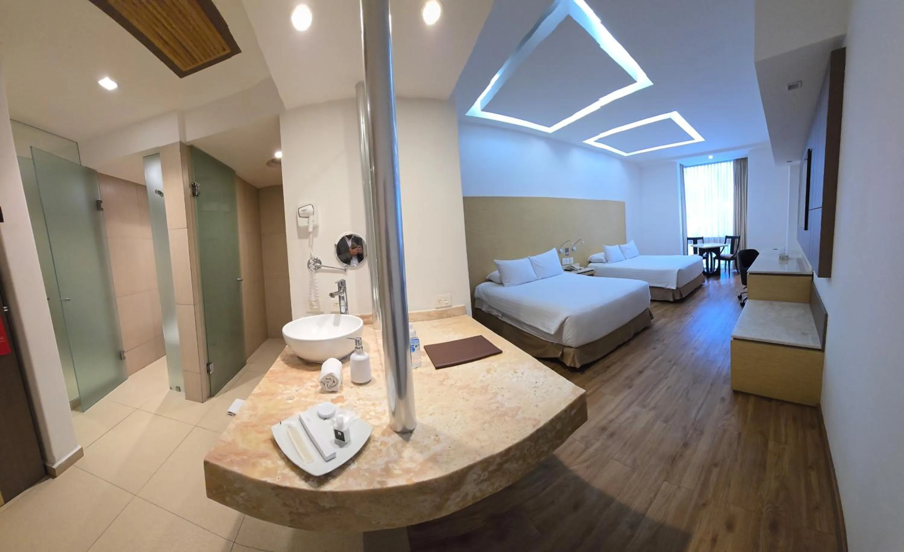 Photo of the whole room, Bed in Ramada by Wyndham Mexico City Santa Fe