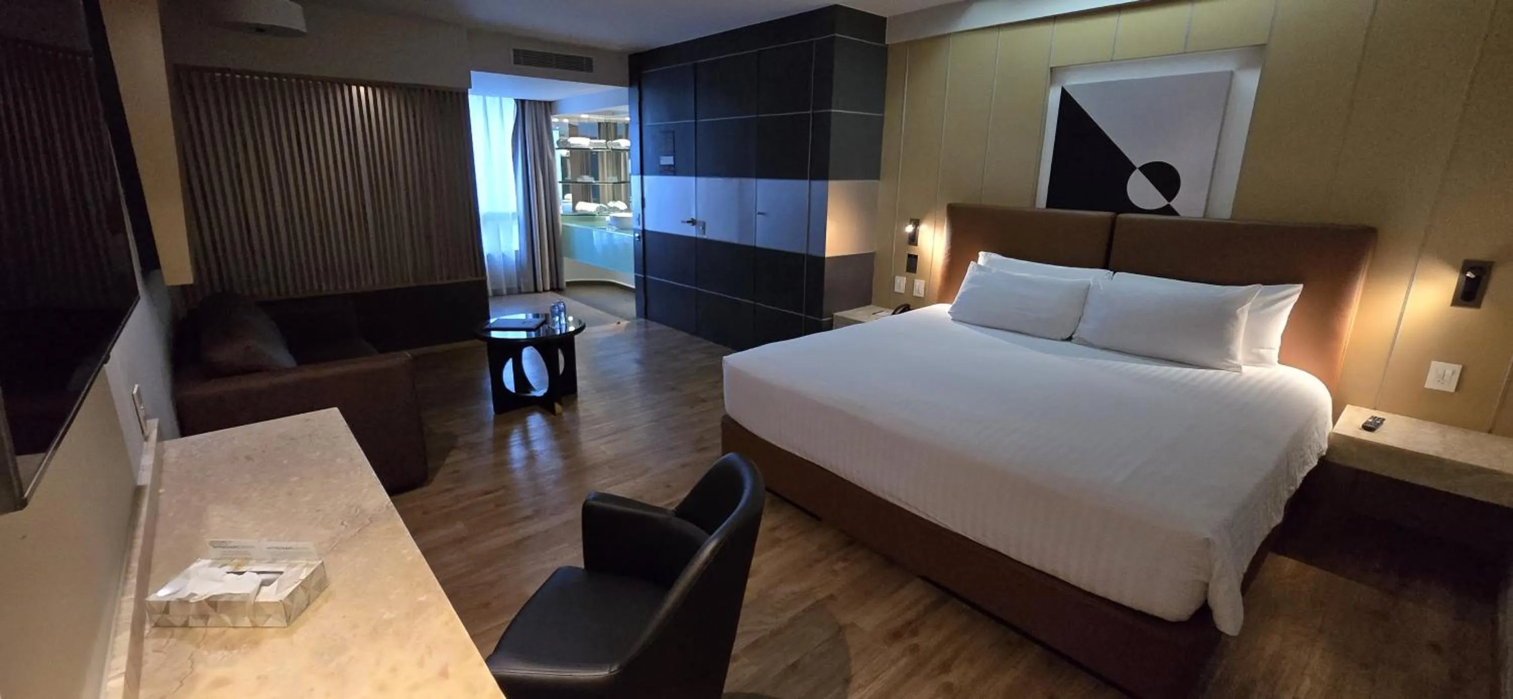 Photo of the whole room, Bed in Ramada by Wyndham Mexico City Santa Fe