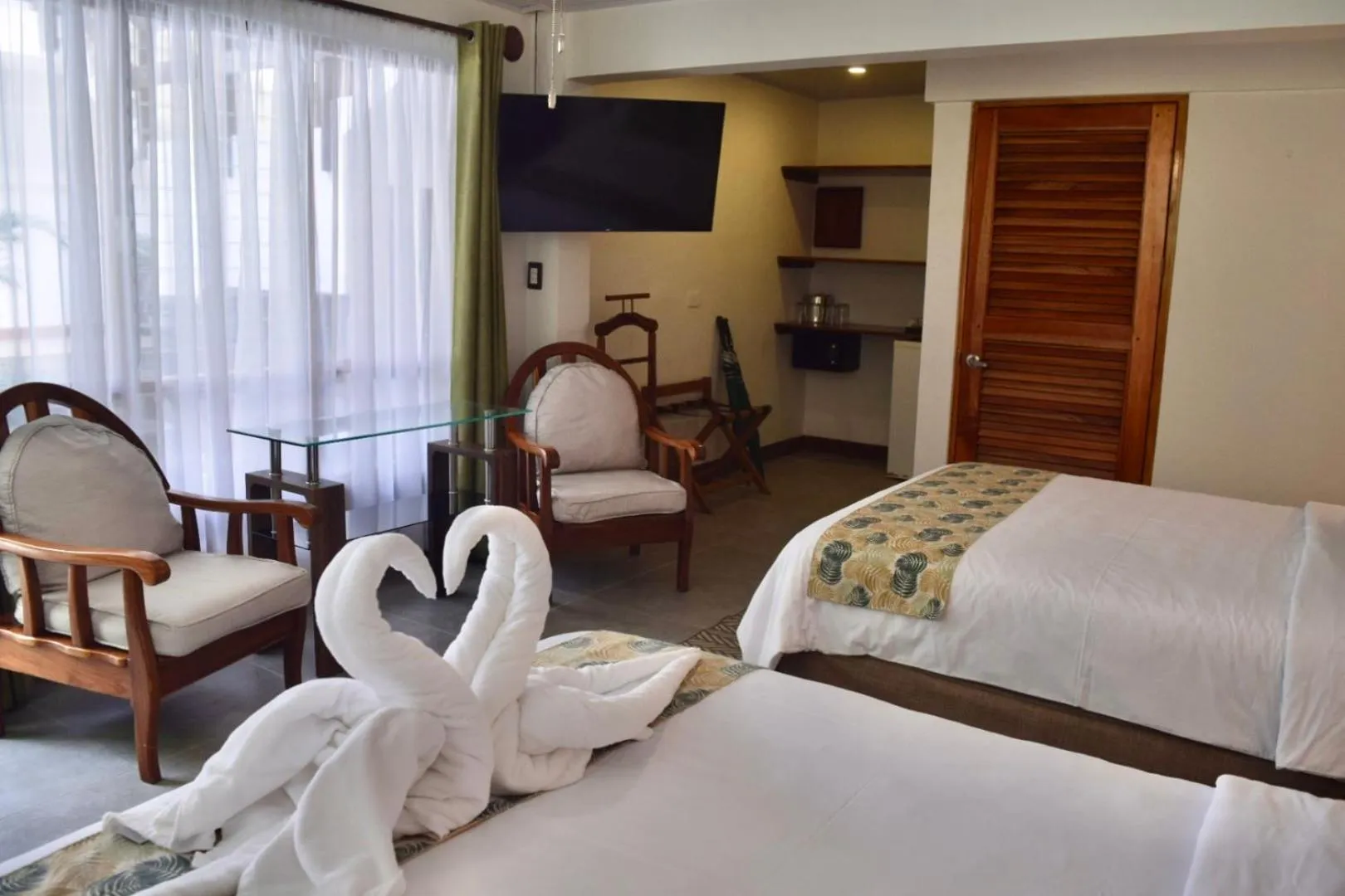 Bedroom, Bed in Hotel Playa Espadilla & Gardens