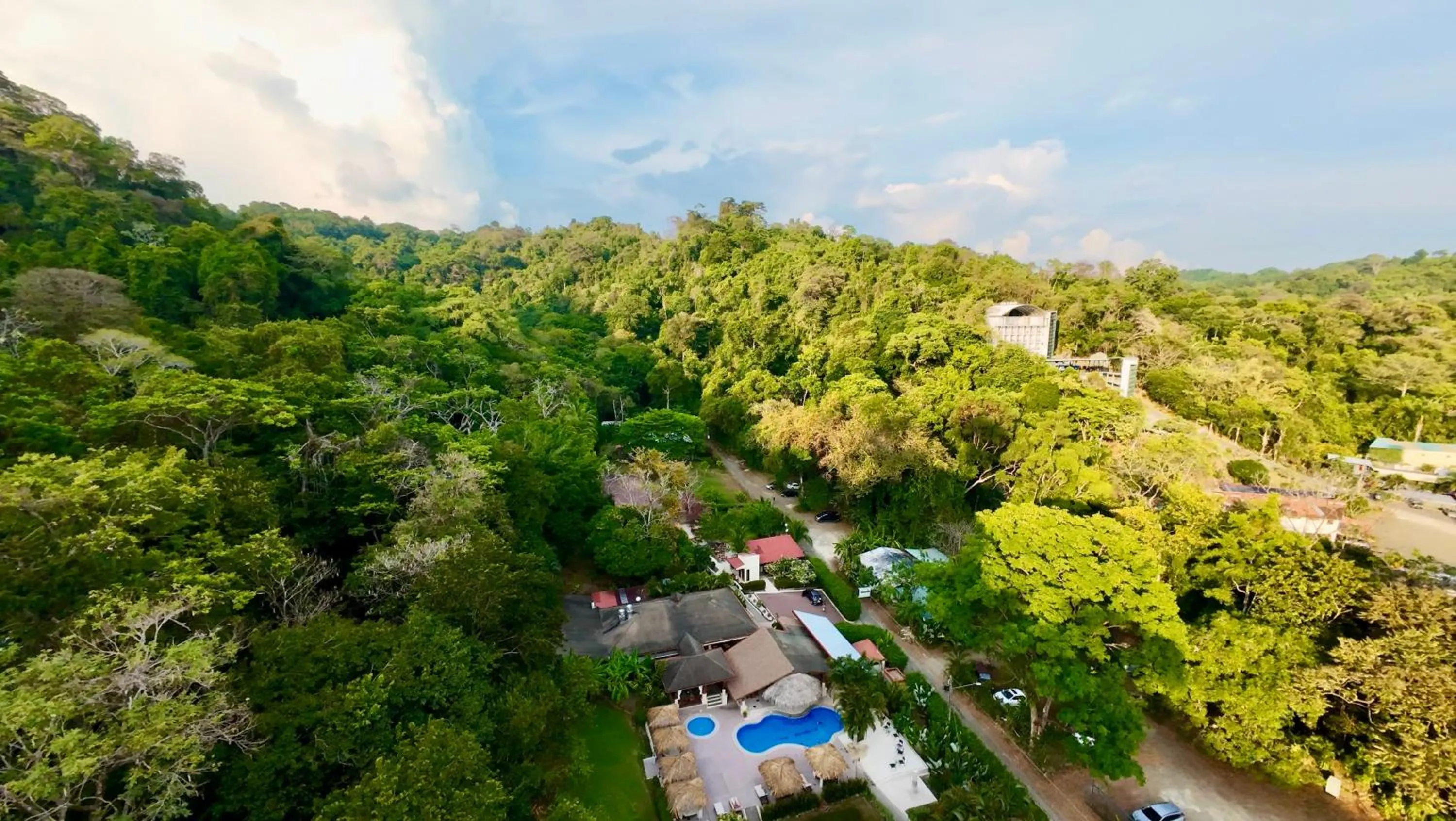 Property building in Hotel Playa Espadilla & Gardens