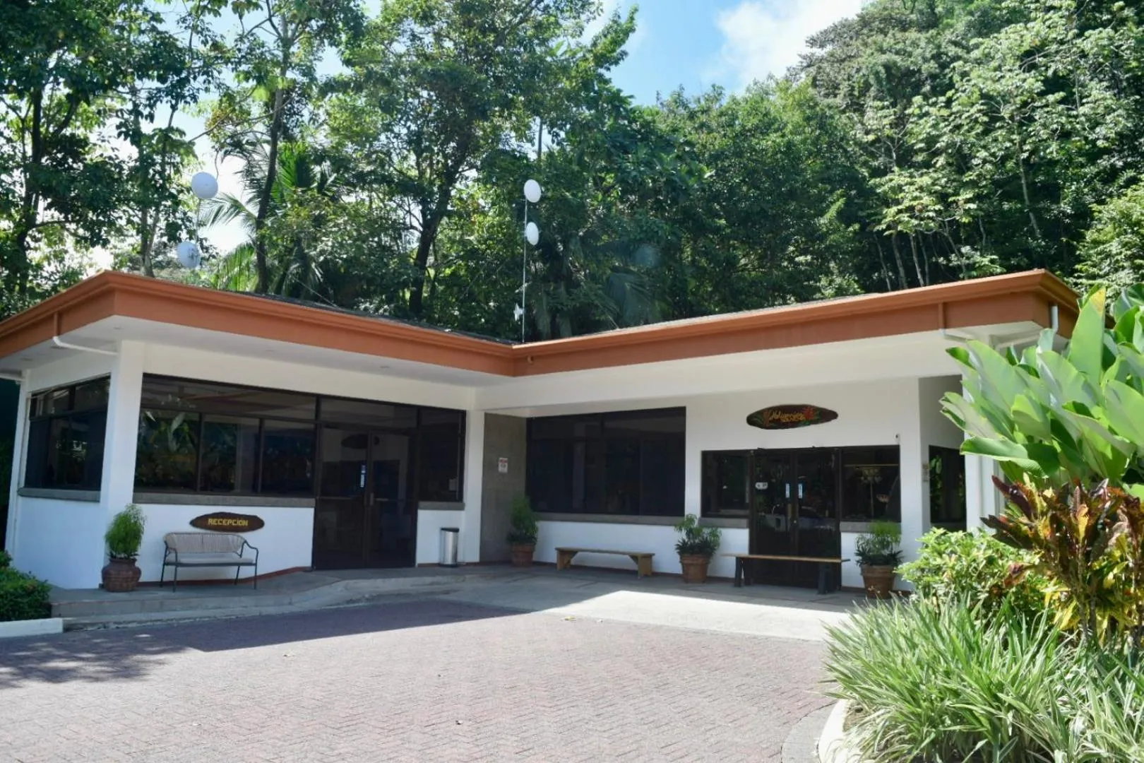 Lobby or reception in Hotel Playa Espadilla & Gardens