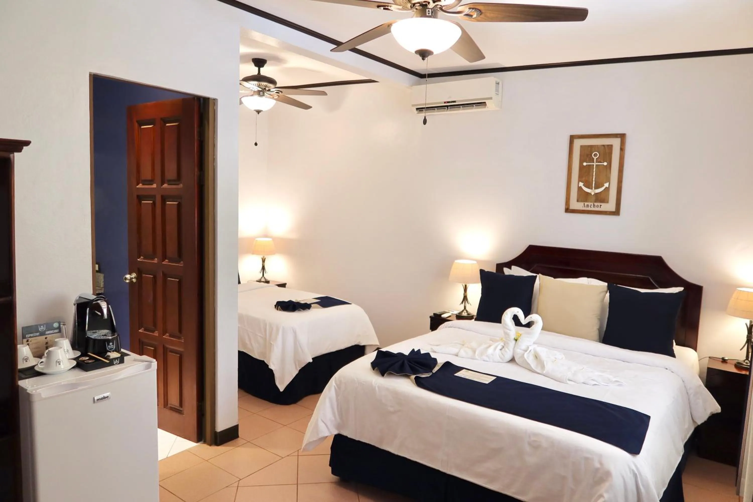 Bed in Hotel Playa Espadilla & Gardens