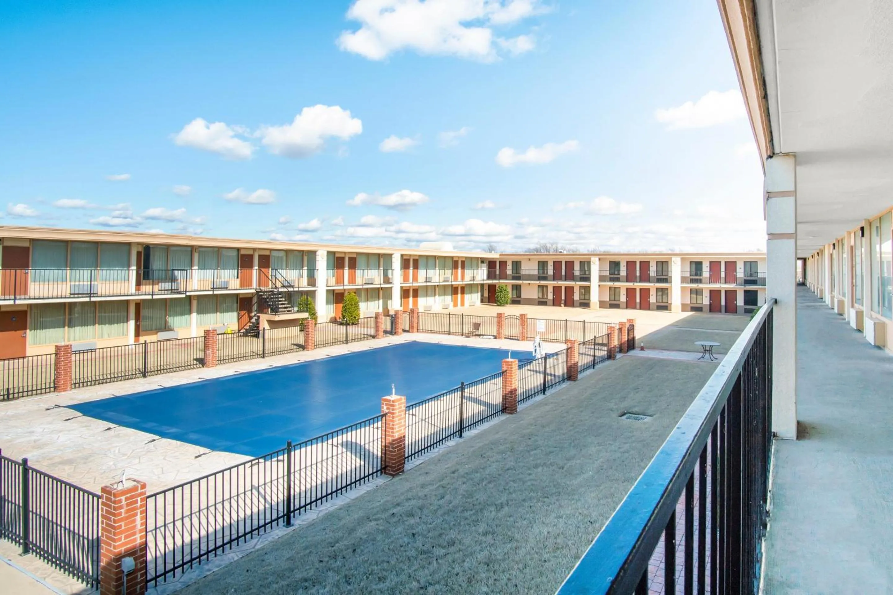 Swimming pool in OYO Hotel Oklahoma City South I-35 and SE 29th