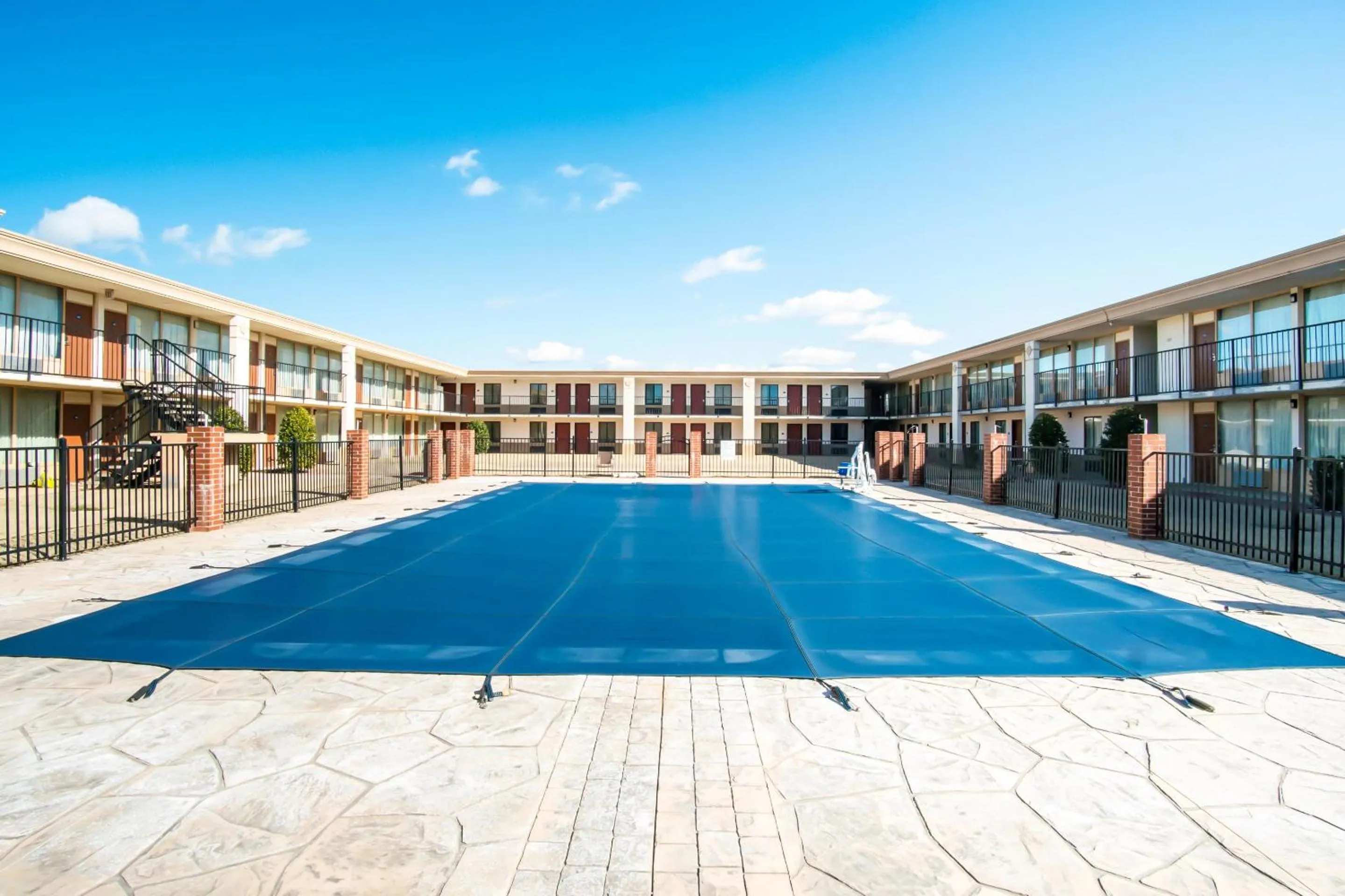 Swimming pool in OYO Hotel Oklahoma City South I-35 and SE 29th